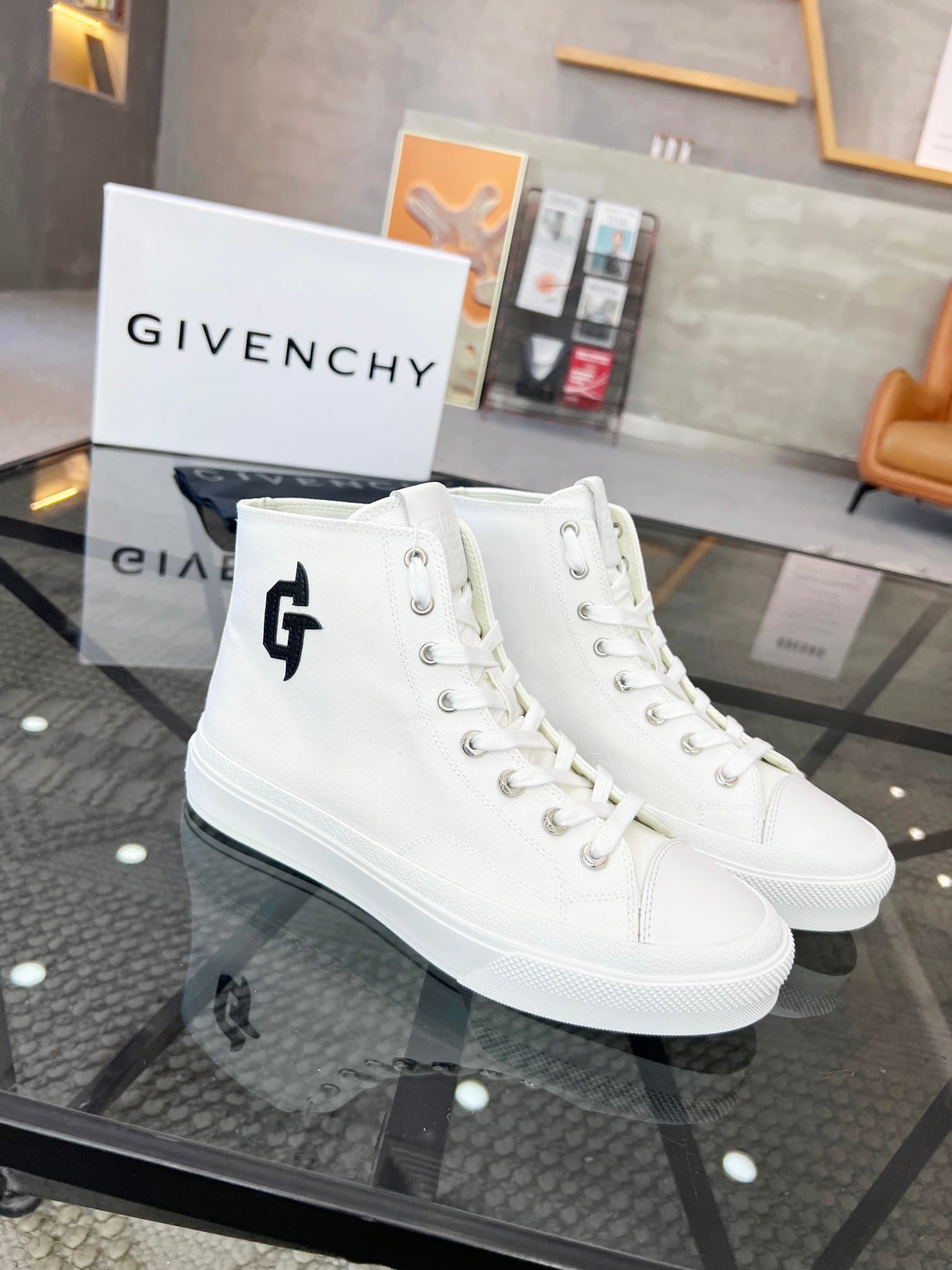 D10 real 💰  J  🔍 Top purchasing agents 🇮🇹 Ji Pao Street Couple 👫 New high top boots are coming, a super popular sports hot item in the counter. The original factory is equipped with Italian imported cowhide and fabric, with a classic appearance and a new  — image 2