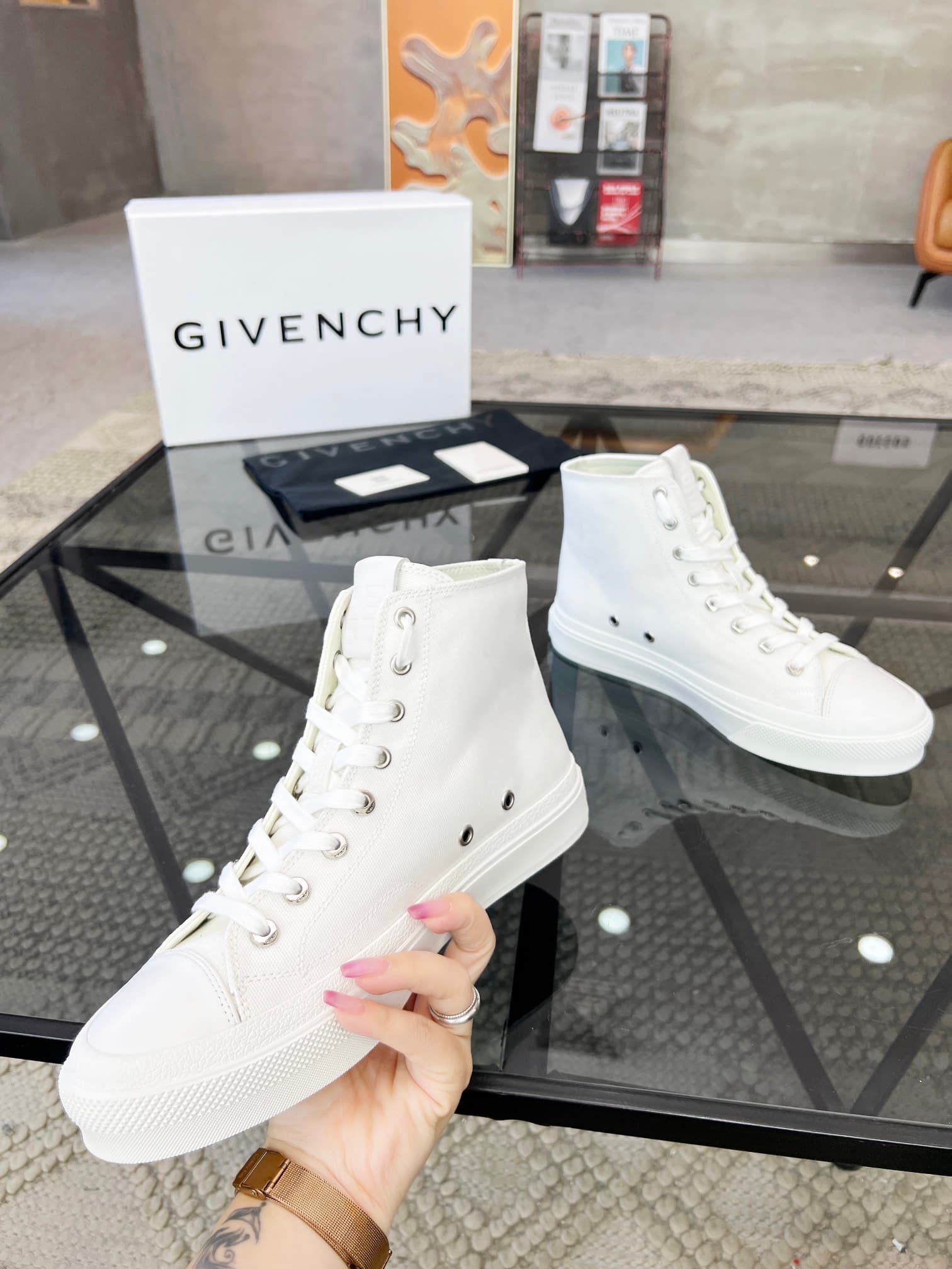 D10 real 💰  J  🔍 Top purchasing agents 🇮🇹 Ji Pao Street Couple 👫 New high top boots are coming, a super popular sports hot item in the counter. The original factory is equipped with Italian imported cowhide and fabric, with a classic appearance and a new  — image 4