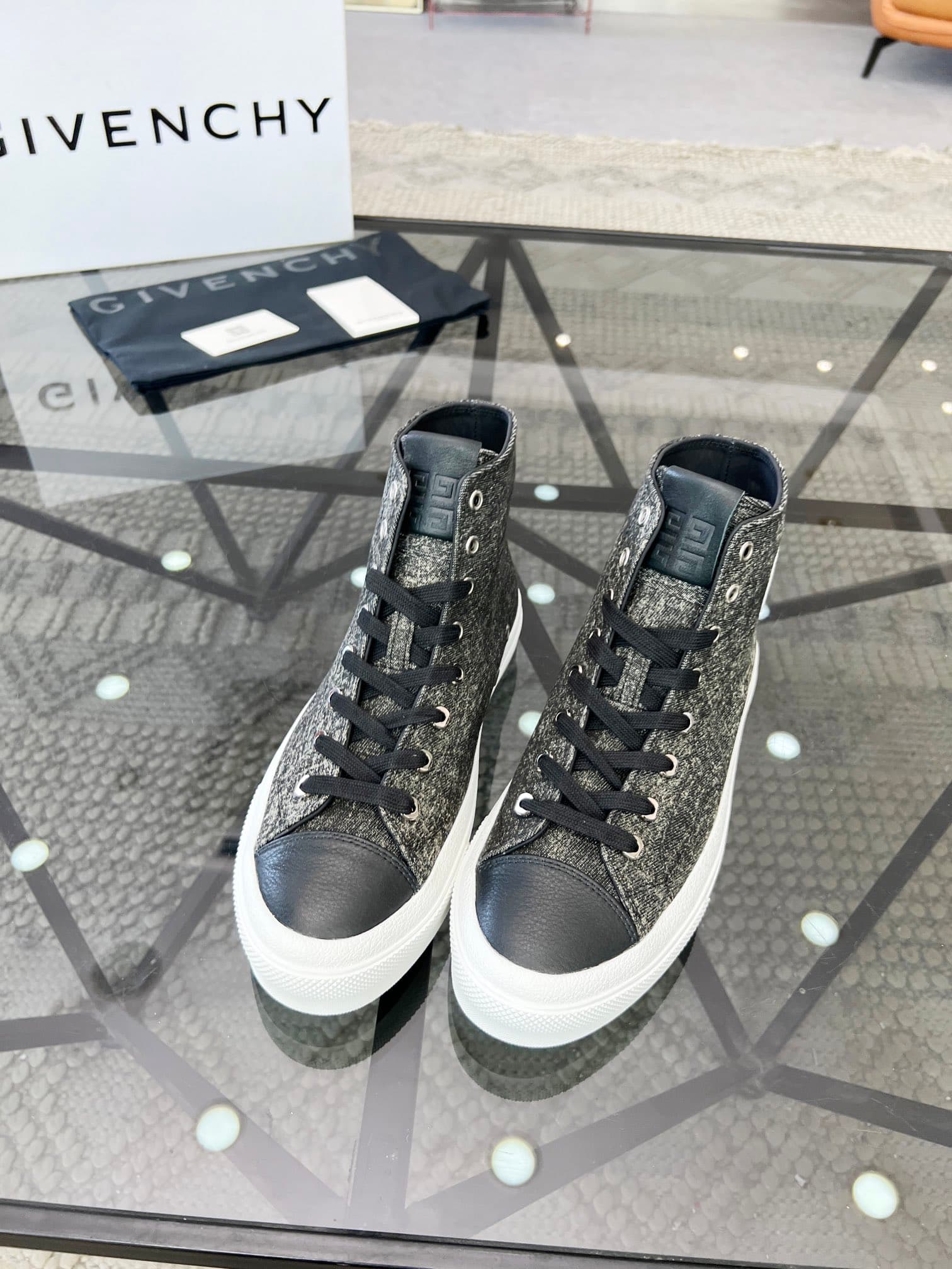 D11 real 💰  J  🔍 Top purchasing agents 🇮🇹 Ji Pao Street Couple 👫 New high top boots are coming, a super popular sports hot item in the counter. The original factory is equipped with Italian imported cowhide and fabric, with a classic appearance and a new  — image 3