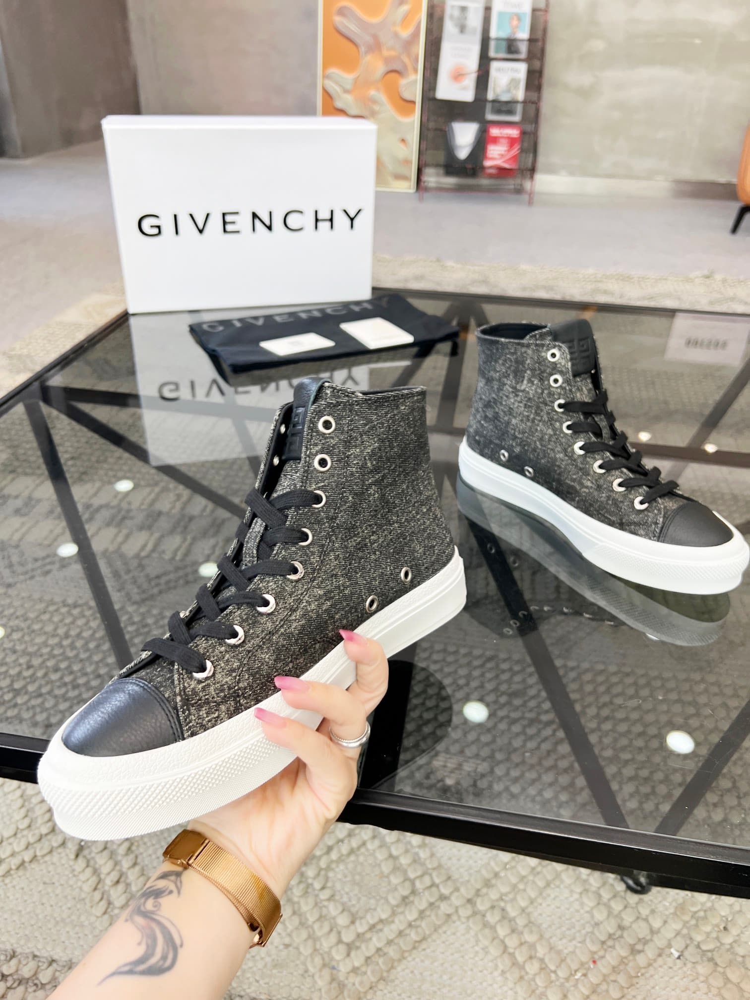 D11 real 💰  J  🔍 Top purchasing agents 🇮🇹 Ji Pao Street Couple 👫 New high top boots are coming, a super popular sports hot item in the counter. The original factory is equipped with Italian imported cowhide and fabric, with a classic appearance and a new  — image 4