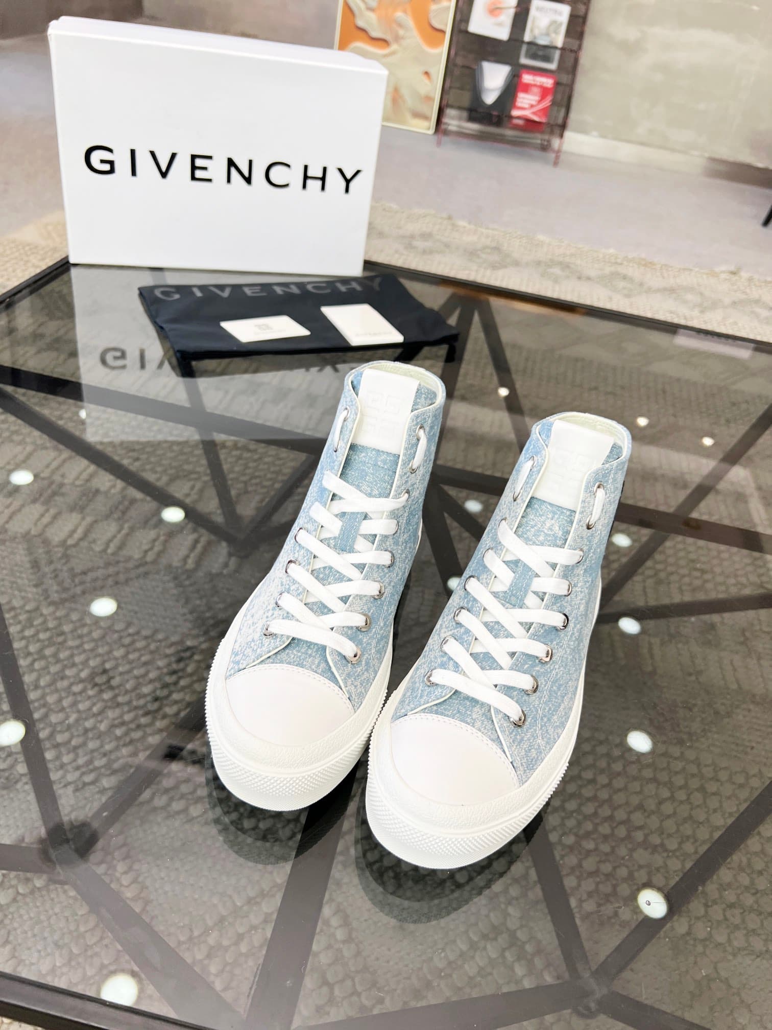 D18 J  🔍 Top purchasing agents 🇮🇹 Ji Pao Street Couple 👫 New high top boots are coming, a super popular sports hot item in the counter. The original factory is equipped with Italian imported cowhide and fabric, with a classic appearance and a new sole tha — image 3