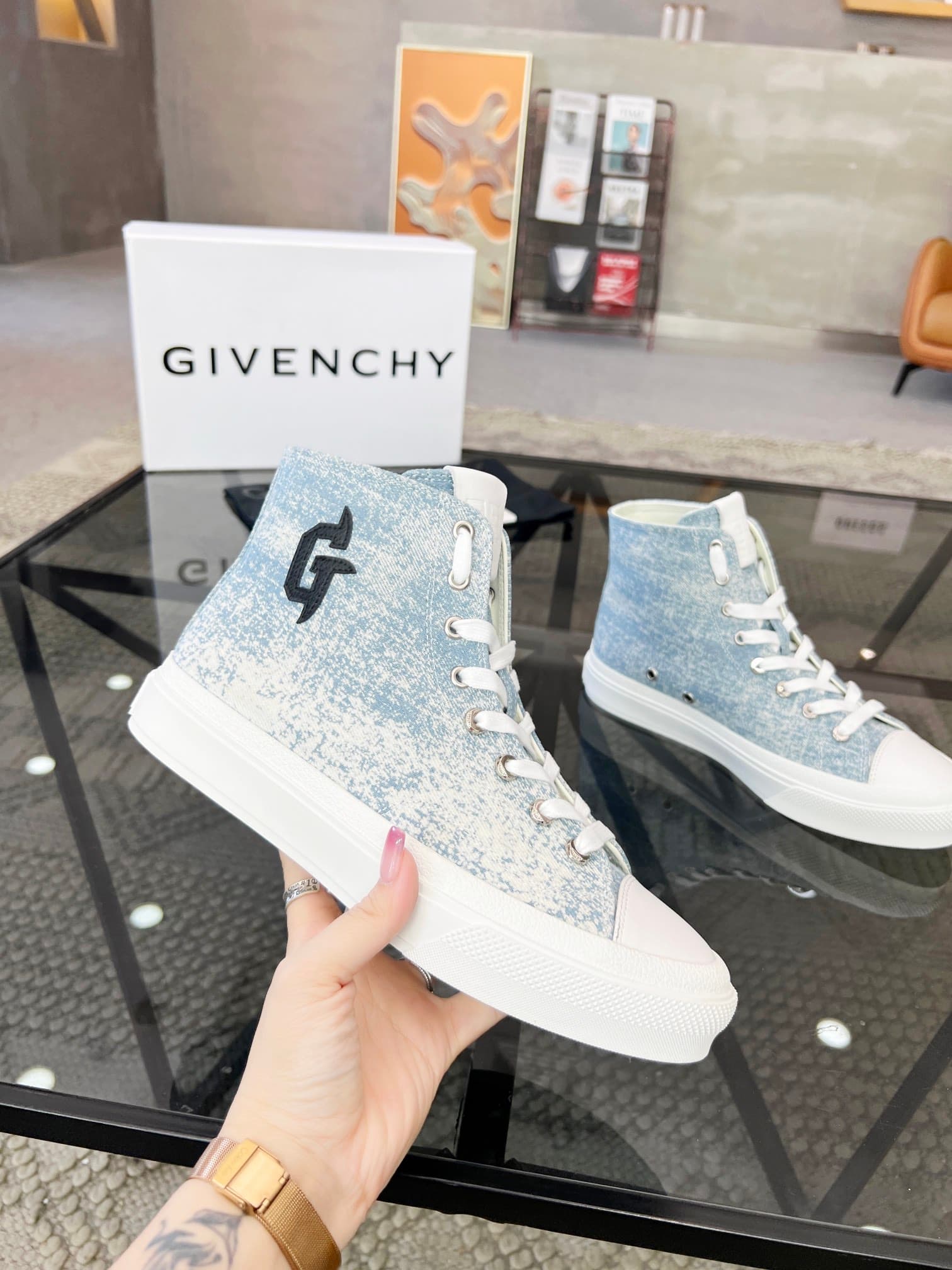 D18 J  🔍 Top purchasing agents 🇮🇹 Ji Pao Street Couple 👫 New high top boots are coming, a super popular sports hot item in the counter. The original factory is equipped with Italian imported cowhide and fabric, with a classic appearance and a new sole tha — image 4