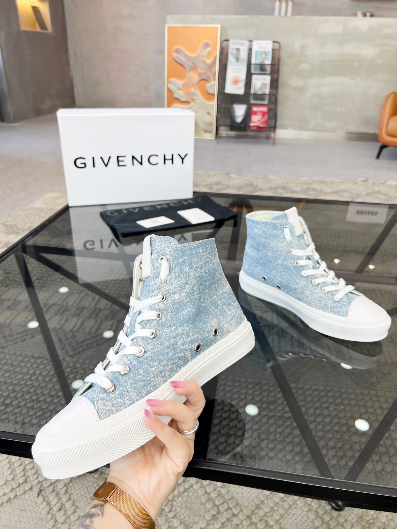D18 J  🔍 Top purchasing agents 🇮🇹 Ji Pao Street Couple 👫 New high top boots are coming, a super popular sports hot item in the counter. The original factory is equipped with Italian imported cowhide and fabric, with a classic appearance and a new sole tha — image 5