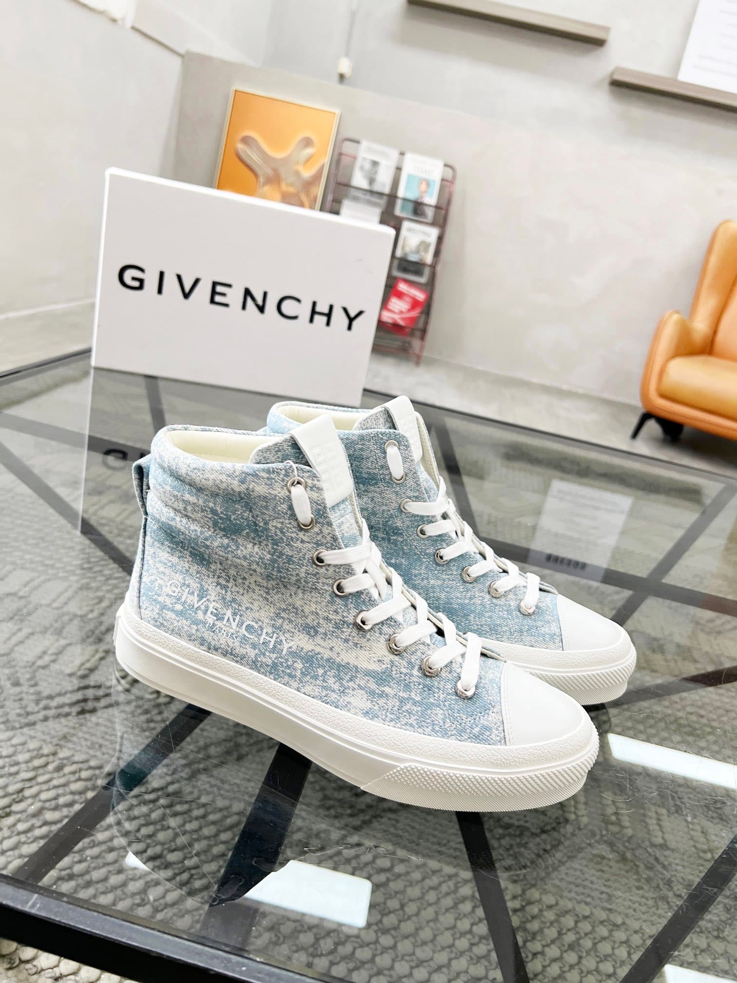 D1 real 💰  J  🔍 Top purchasing agents 🇮🇹 Ji Pao Street Couple 👫 New high top boots are coming, a super popular sports hot item in the counter. The original factory is equipped with Italian imported cowhide and fabric, with a classic appearance and a new s — image 2