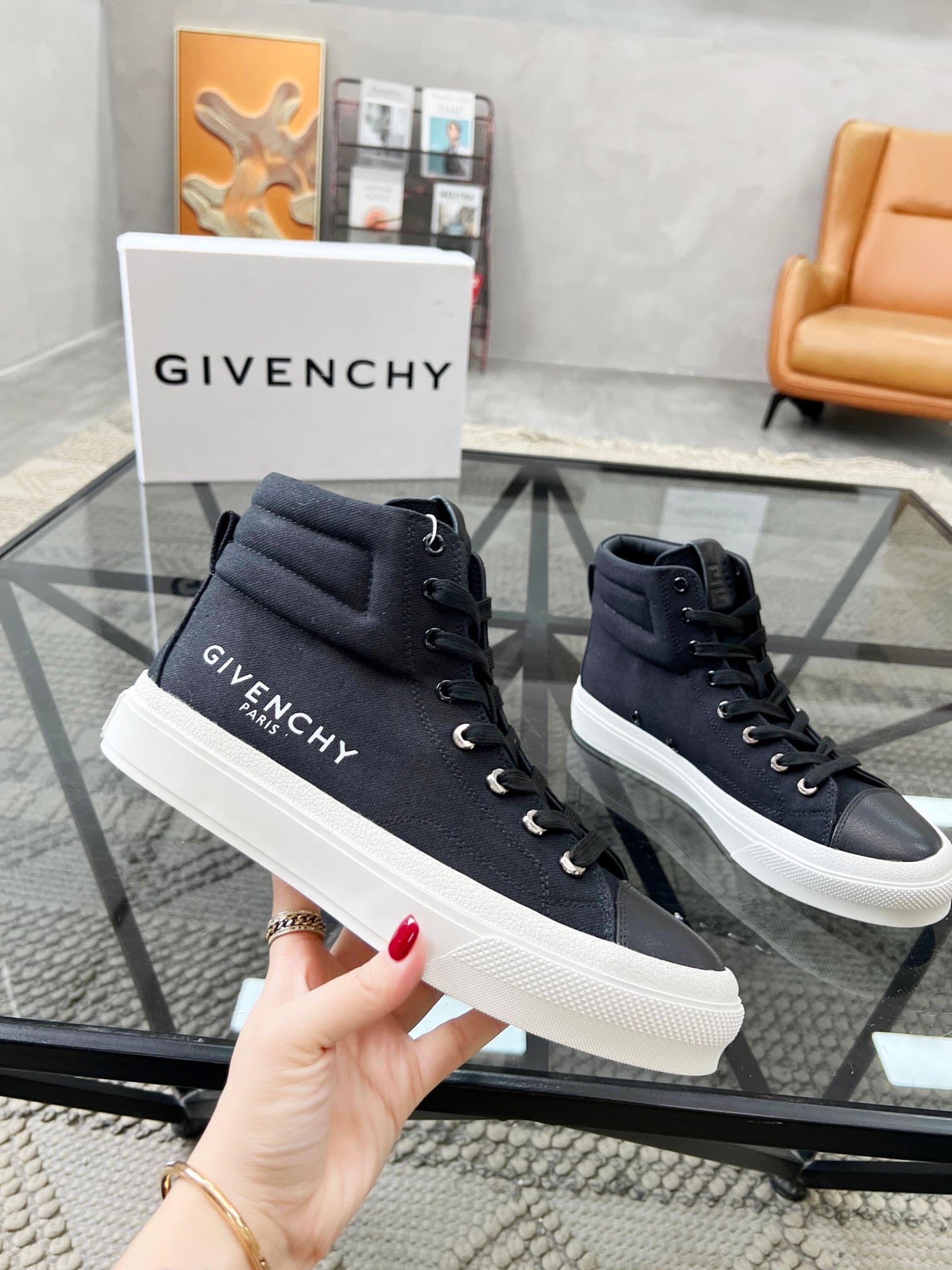 D2 real 💰   J  🔍 Top purchasing agents 🇮🇹 Ji Pao Street Couple 👫 New high top boots are coming, a super popular sports hot item in the counter. The original factory is equipped with Italian imported cowhide and fabric, with a classic appearance and a new  — image 5