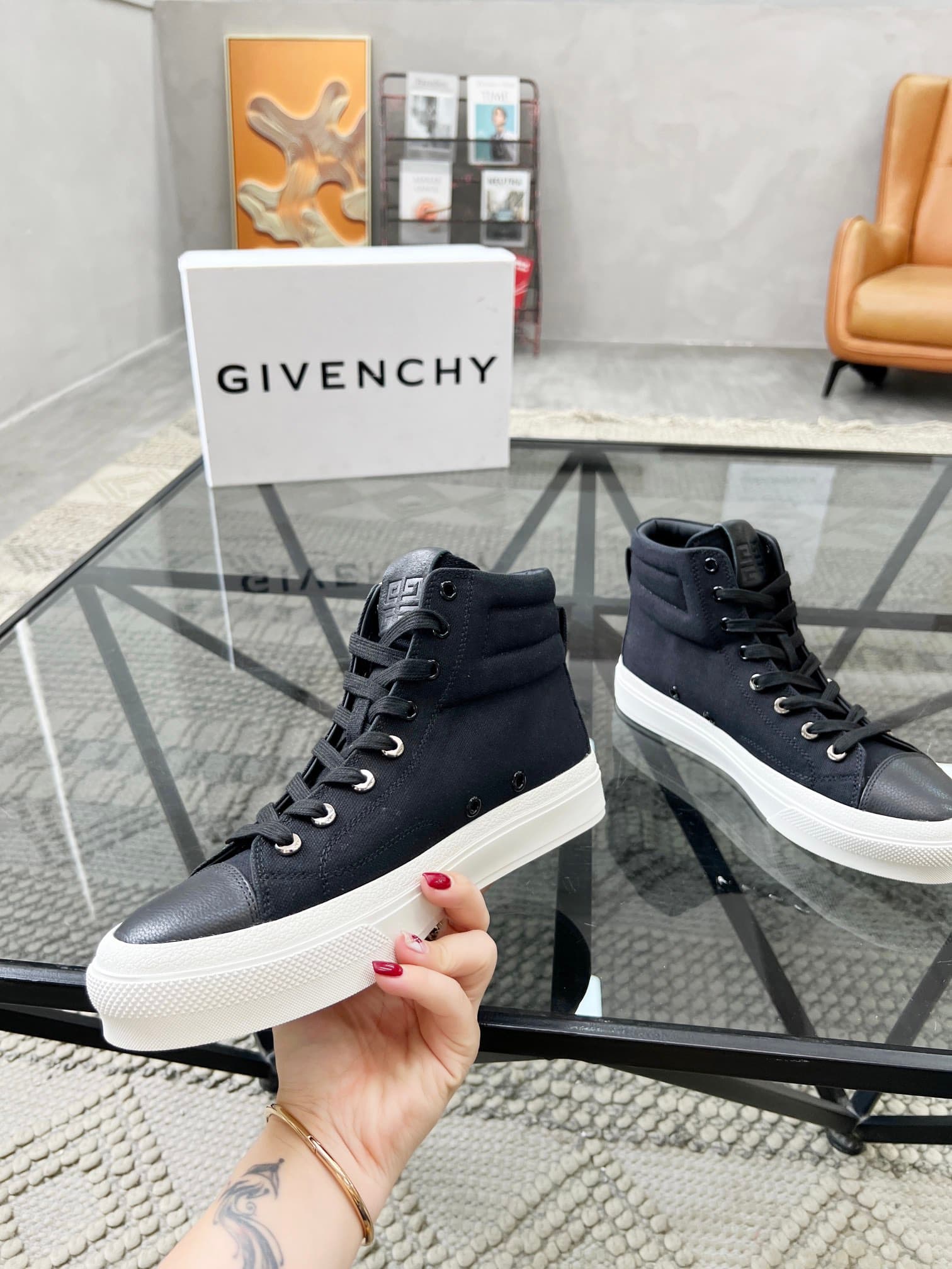 D2 real 💰   J  🔍 Top purchasing agents 🇮🇹 Ji Pao Street Couple 👫 New high top boots are coming, a super popular sports hot item in the counter. The original factory is equipped with Italian imported cowhide and fabric, with a classic appearance and a new  — image 4
