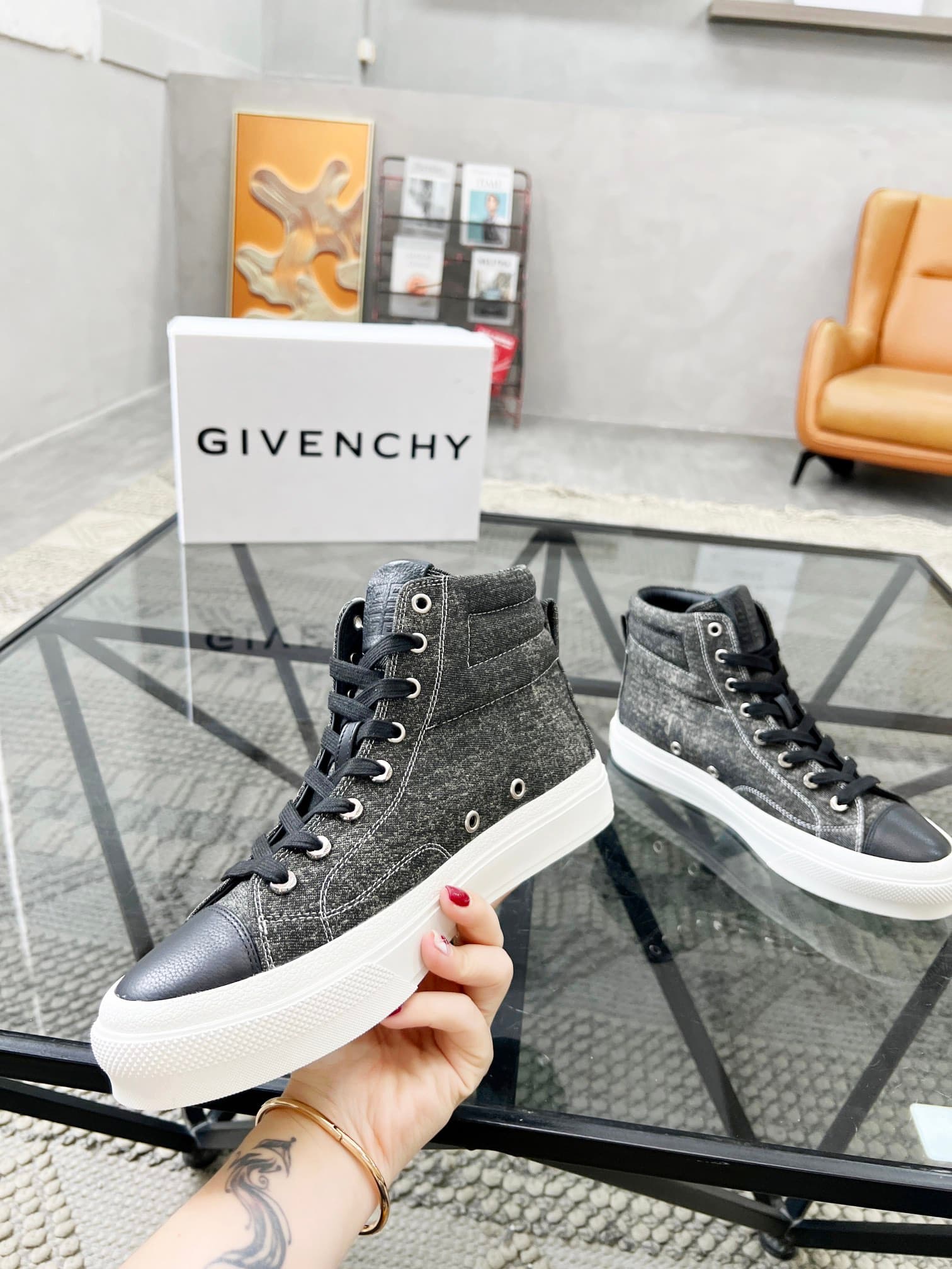 D4 real 💰  J  🔍 Top purchasing agents 🇮🇹 Ji Pao Street Couple 👫 New high top boots are coming, a super popular sports hot item in the counter. The original factory is equipped with Italian imported cowhide and fabric, with a classic appearance and a new s — image 4