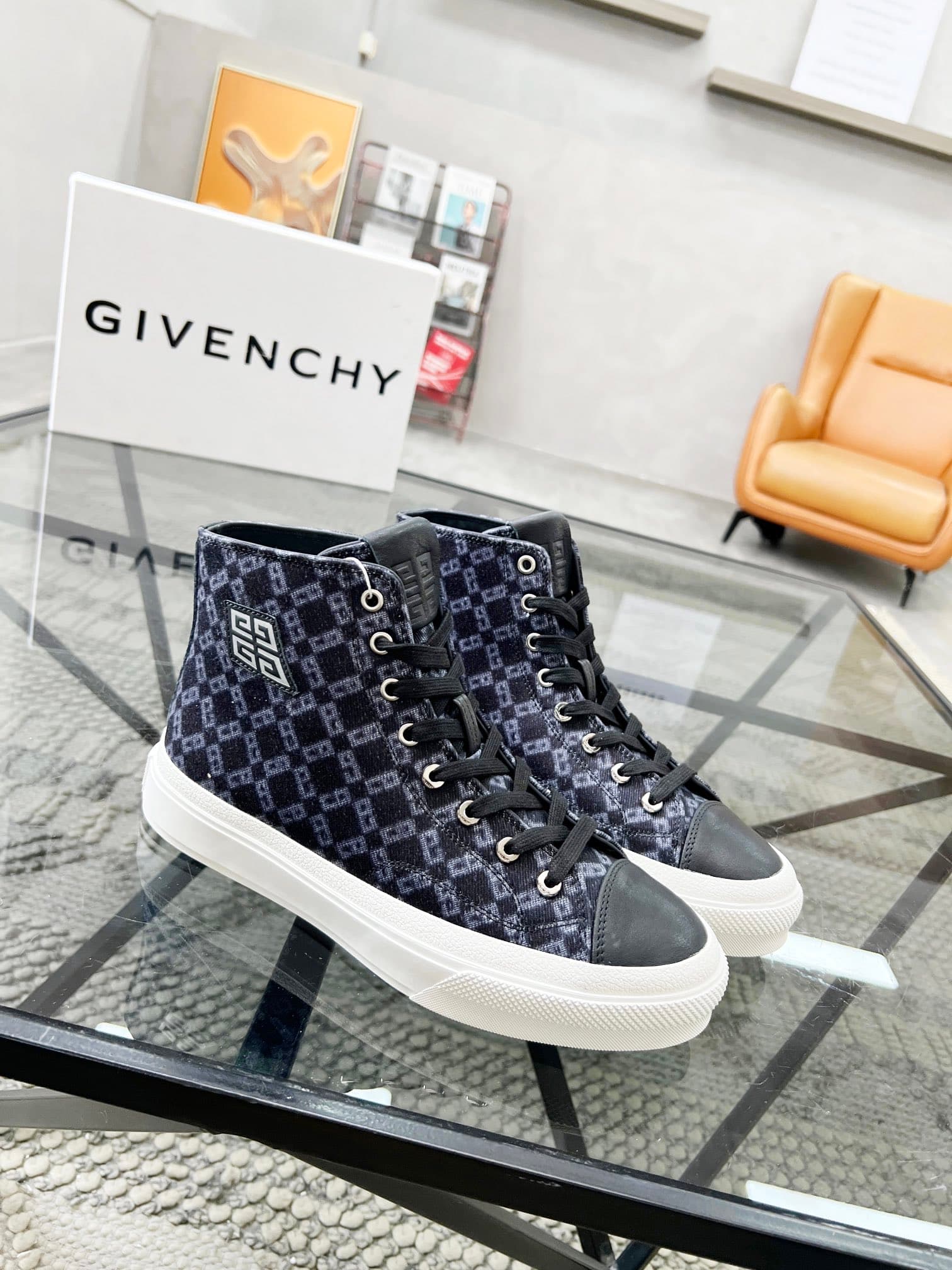 D6 real 💰   J  🔍 Top purchasing agents 🇮🇹 Ji Pao Street Couple 👫 New high top boots are coming, a super popular sports hot item in the counter. The original factory is equipped with Italian imported cowhide and fabric, with a classic appearance and a new  — image 2