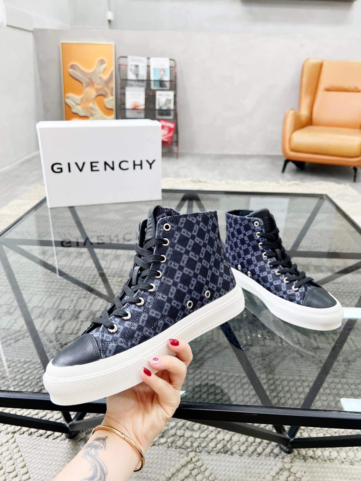D6 real 💰   J  🔍 Top purchasing agents 🇮🇹 Ji Pao Street Couple 👫 New high top boots are coming, a super popular sports hot item in the counter. The original factory is equipped with Italian imported cowhide and fabric, with a classic appearance and a new  — image 4