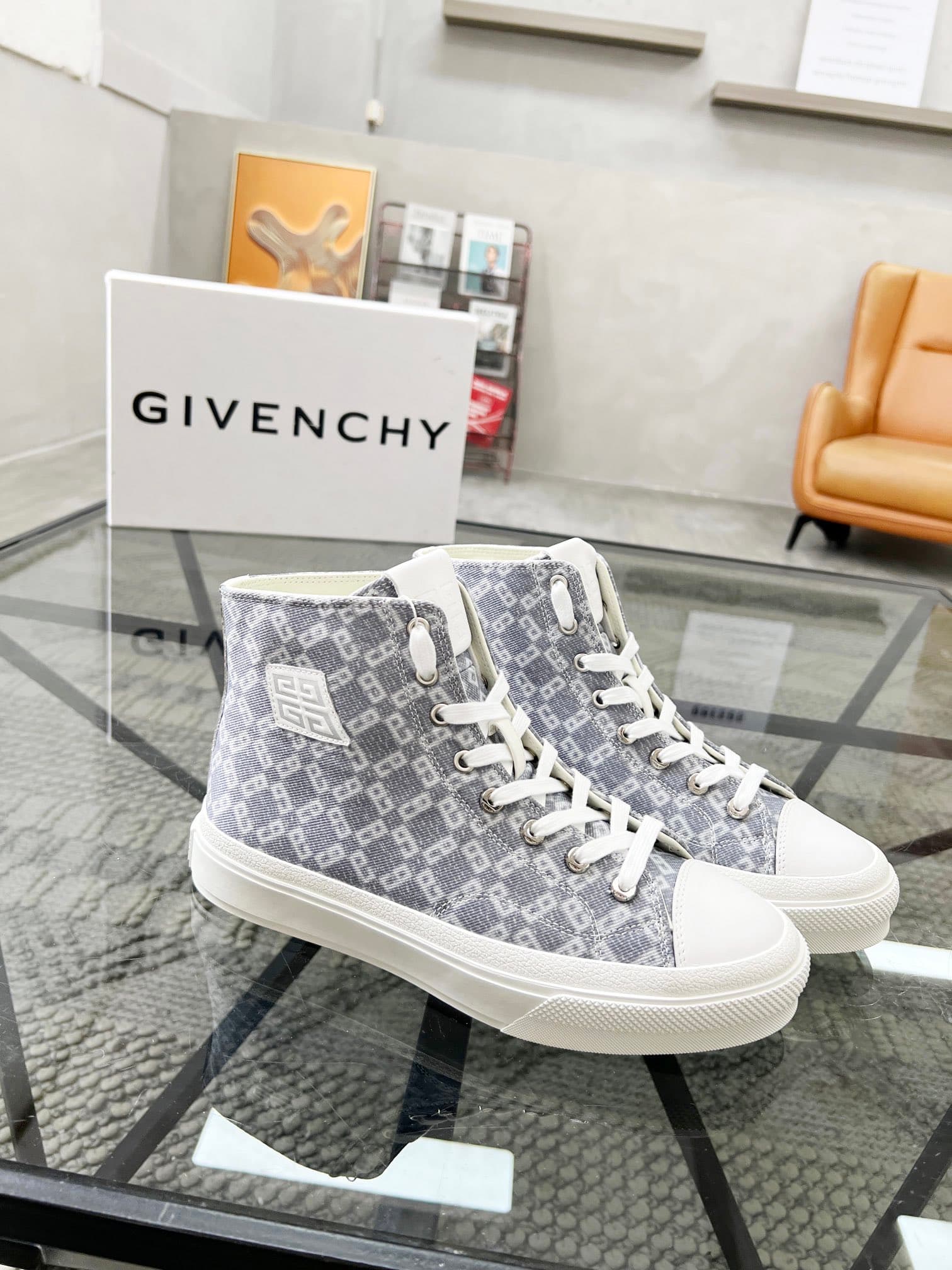D7 real 💰  J  🔍 Top purchasing agents 🇮🇹 Ji Pao Street Couple 👫 New high top boots are coming, a super popular sports hot item in the counter. The original factory is equipped with Italian imported cowhide and fabric, with a classic appearance and a new s — image 2