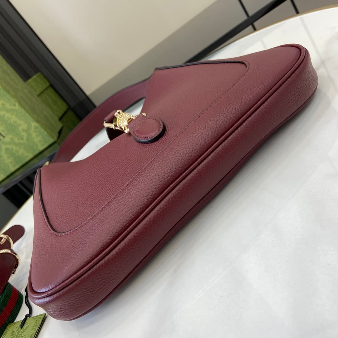 C4058 ‼️【New Product】2024 autumn/winter collection – a fresh interpretation of Gucci Jackie. The 1961 shoulder bag is made from high-quality Gucci Rosso Ancora leather. It features a new light gold-colored push-button closure, highlighting the exquisite c — image 5