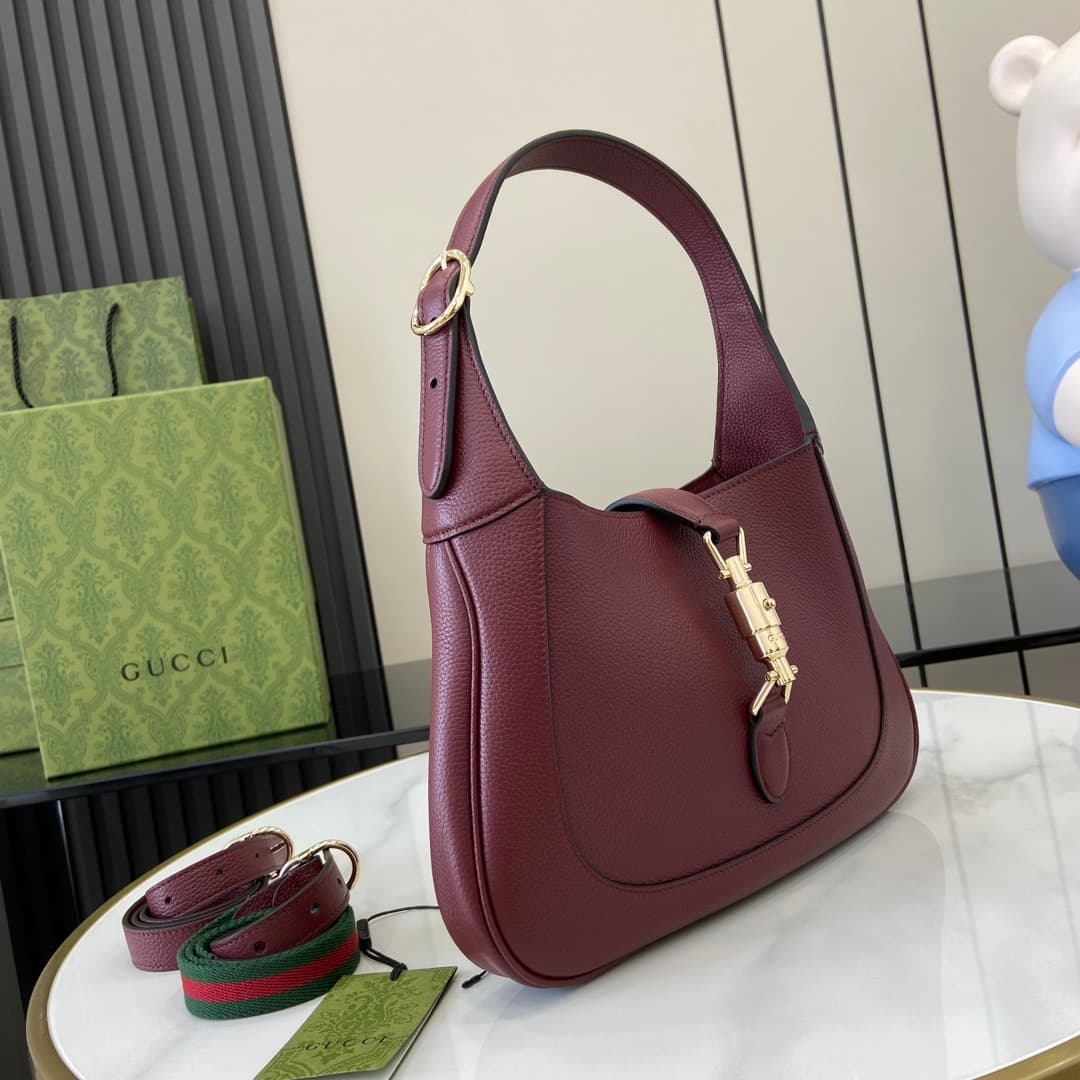 C4058 ‼️【New Product】2024 autumn/winter collection – a fresh interpretation of Gucci Jackie. The 1961 shoulder bag is made from high-quality Gucci Rosso Ancora leather. It features a new light gold-colored push-button closure, highlighting the exquisite c — image 2