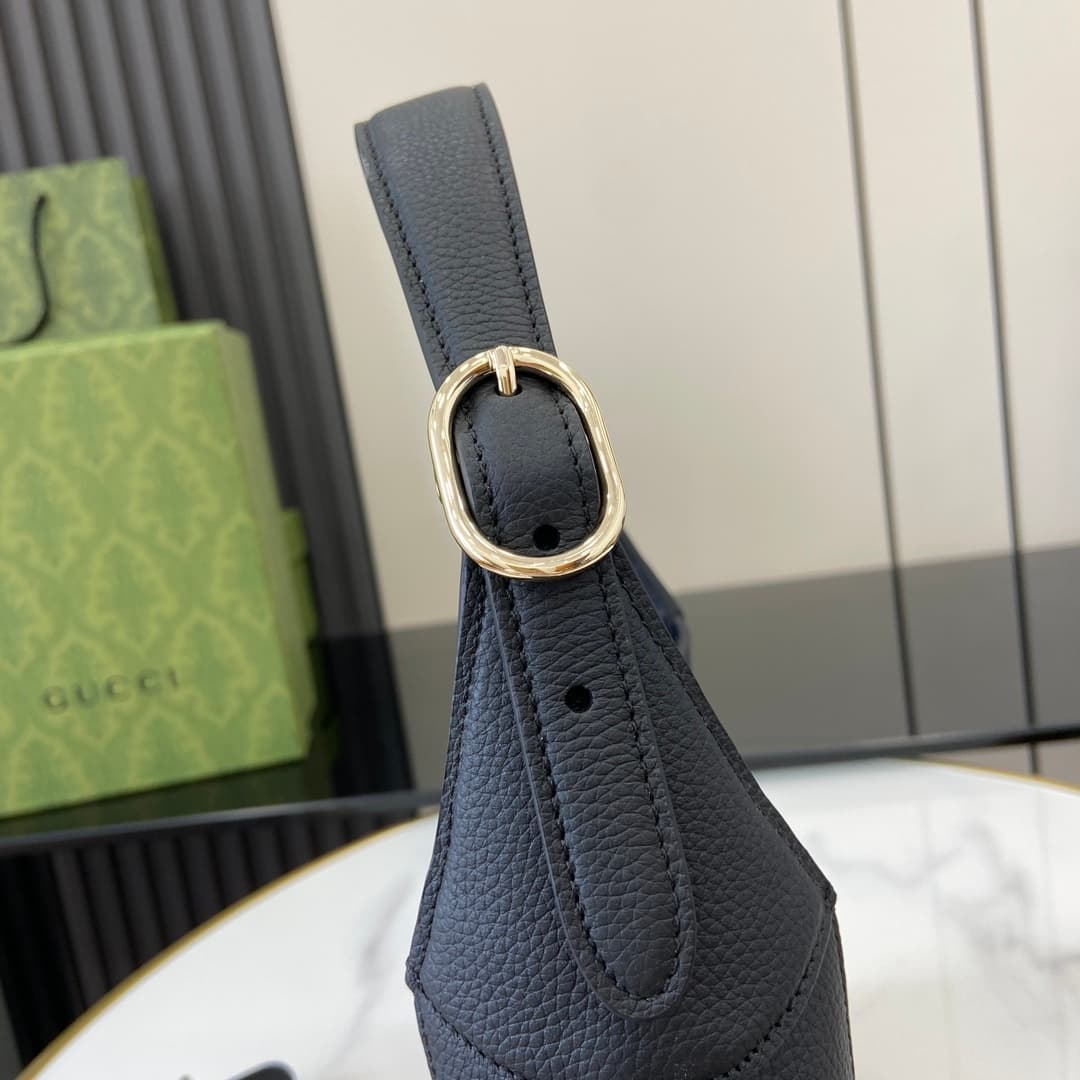 C4057 ‼️【New Product】2024 autumn/winter collection – a fresh interpretation of Gucci Jackie. The 1961 shoulder bag is made from high-quality Gucci Rosso Ancora leather. It features a new light gold-colored push-button closure, highlighting the brand’s exq — image 5