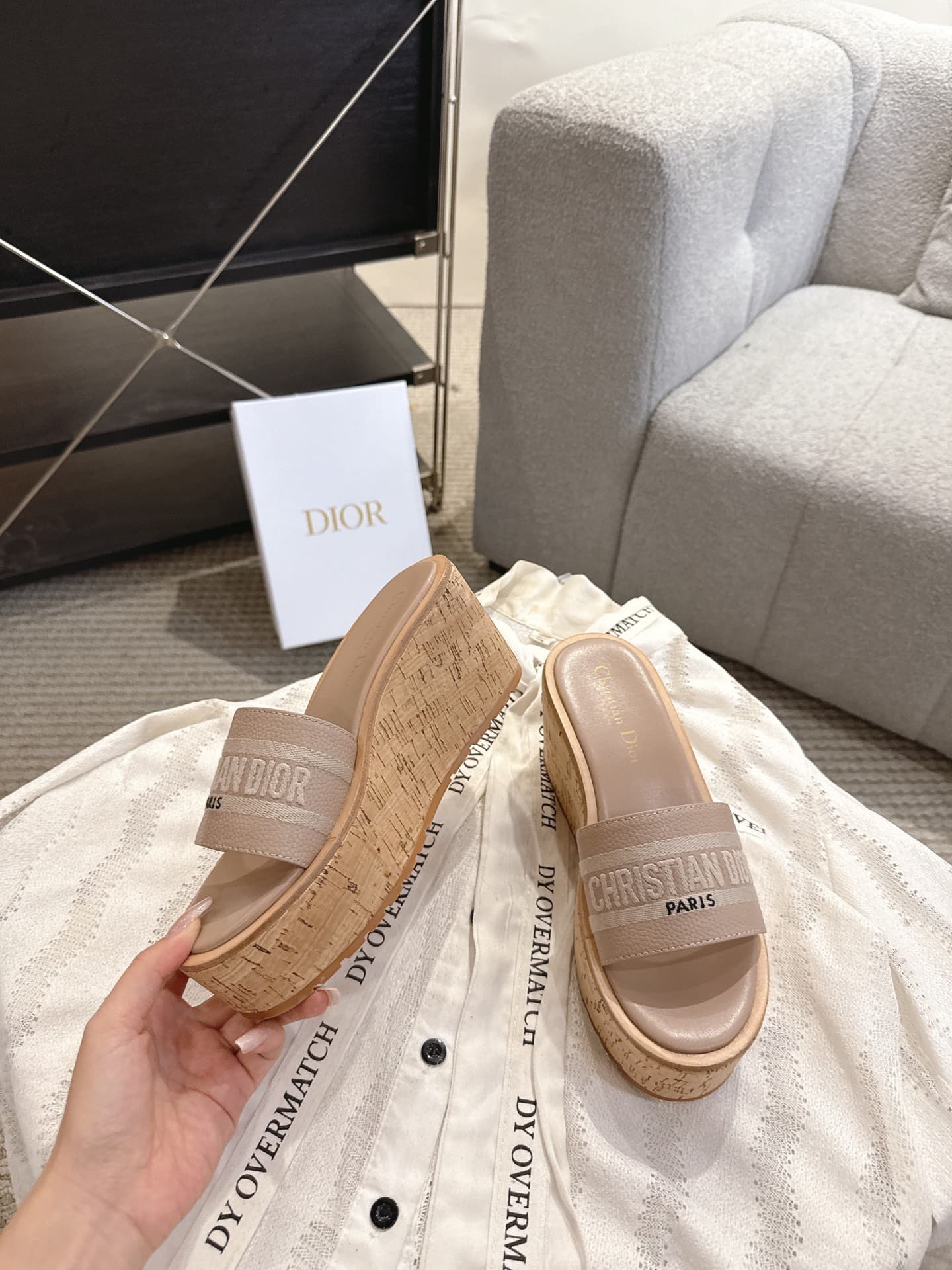 D5981 Dior Dior 2025 – New spring/summer shoes with jelly-colored heeled design. Features a CD logo embroidered in three-dimensional style, thick platform, round toe, and multi-color design. It’s a comfortable slipper. — image 2