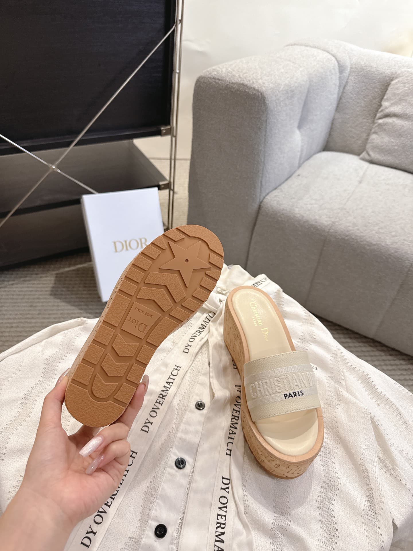 D5977 Dior Dior 2025 – New spring/summer shoes with jelly-colored heel design. Features a CD logo embroidered in three-dimensional style, thick soles, round toe, and multi-color design. It’s a stylish slipper shoe. — image 6