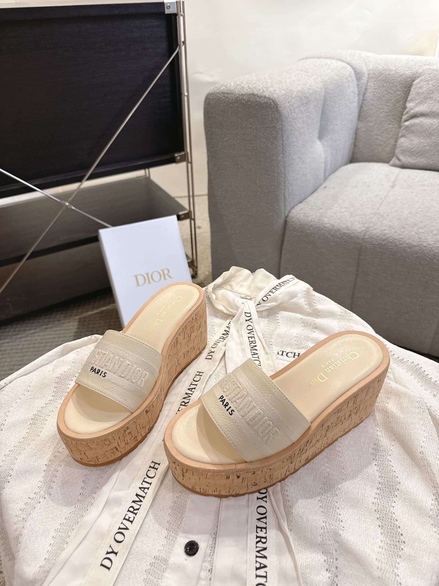 D5977 Dior Dior 2025 – New spring/summer shoes with jelly-colored heel design. Features a CD logo embroidered in three-dimensional style, thick soles, round toe, and multi-color design. It’s a stylish slipper shoe. — image 7