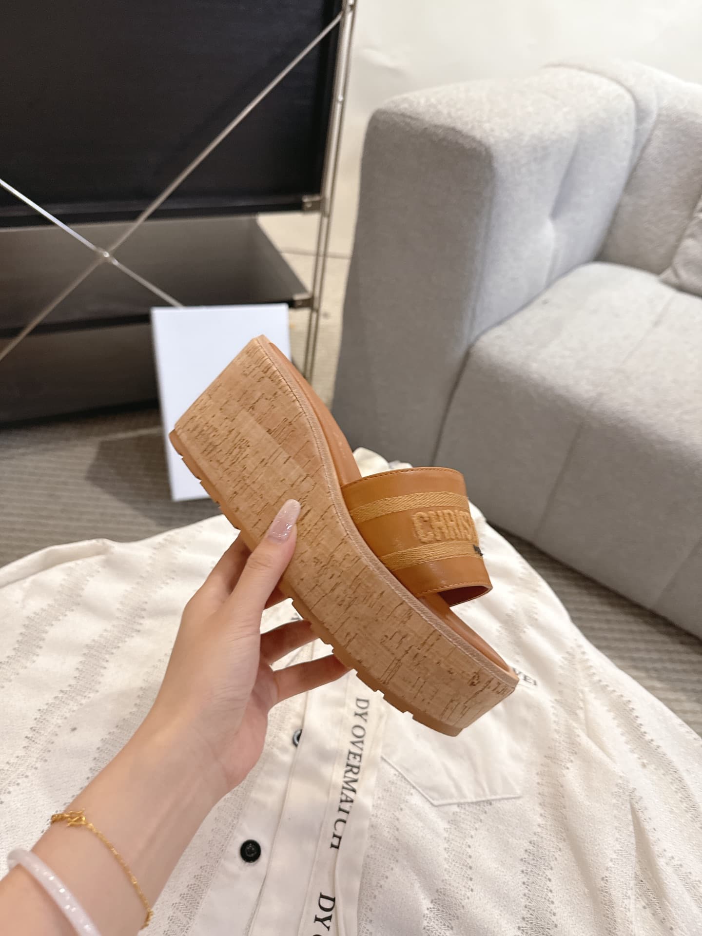 D5976 Dior Dior 2025 – New spring/summer model. Dway jelly-colored heeled women’s shoes with a three-dimensional embroidered CD logo, thick soles, round toe, open-toe, multi-color slippers — image 3