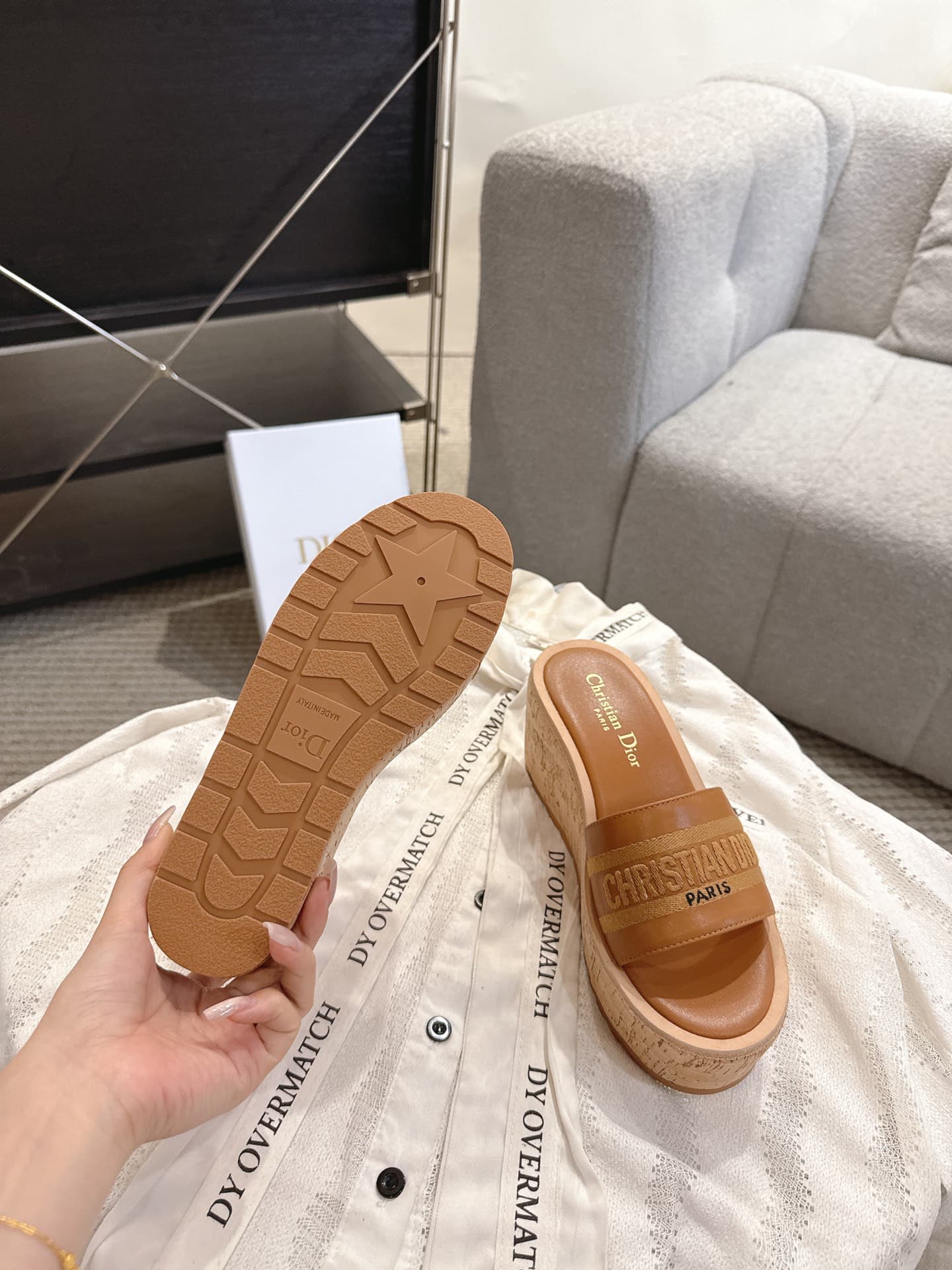 D5976 Dior Dior 2025 – New spring/summer model. Dway jelly-colored heeled women’s shoes with a three-dimensional embroidered CD logo, thick soles, round toe, open-toe, multi-color slippers — image 6