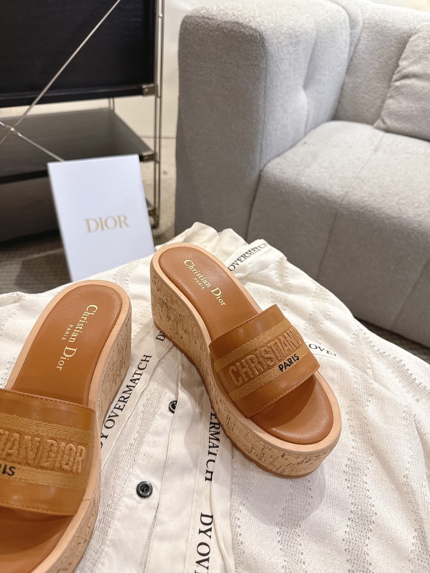 D5976 Dior Dior 2025 – New spring/summer model. Dway jelly-colored heeled women’s shoes with a three-dimensional embroidered CD logo, thick soles, round toe, open-toe, multi-color slippers — image 4