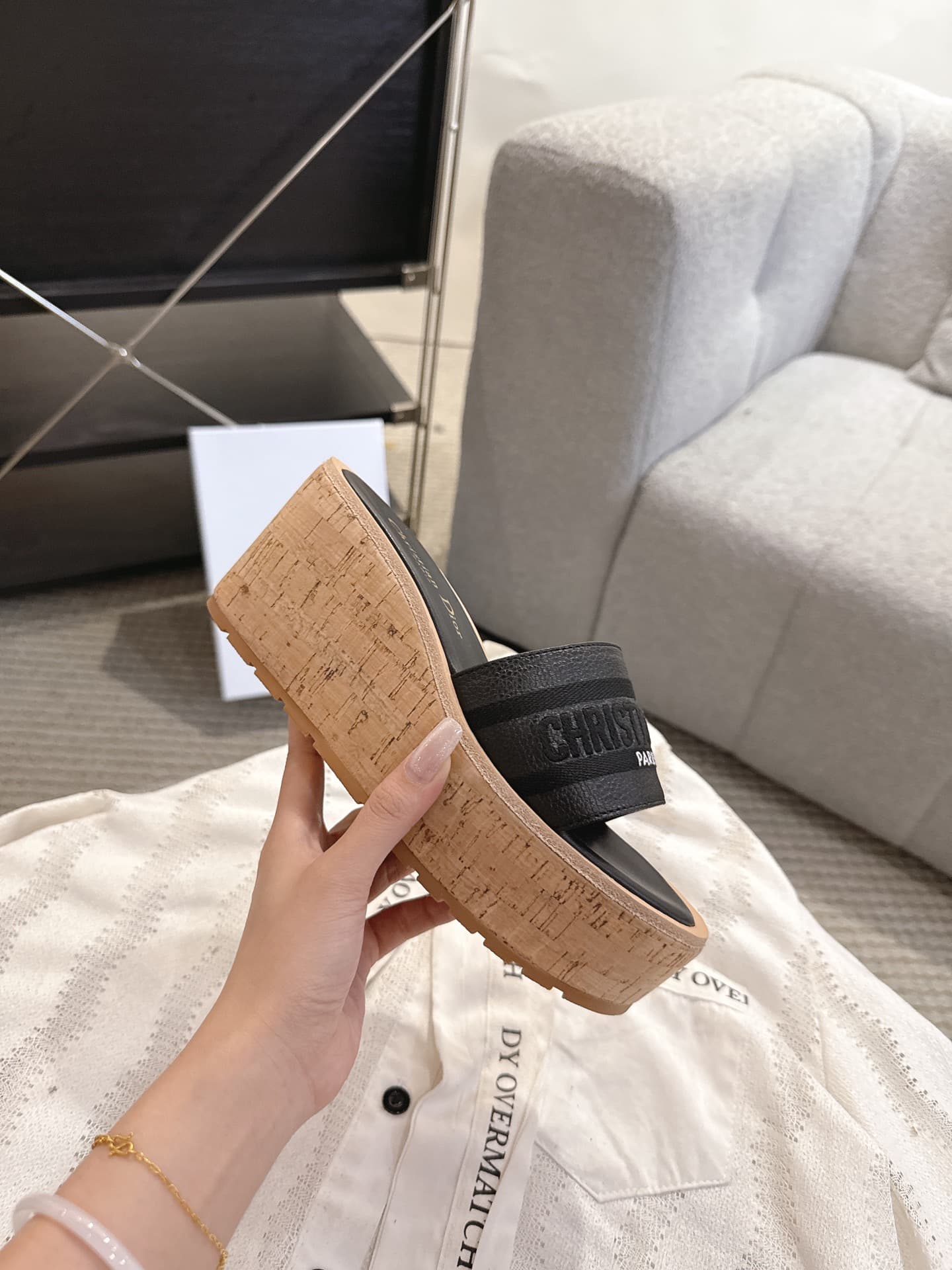 D5978 Dior Dior 2025 – New spring/summer model. Dway jelly-colored platform shoes with a CD logo embroidered on the upper, thick heel, round toe, and mixed-color toe-hiding slippers — image 3