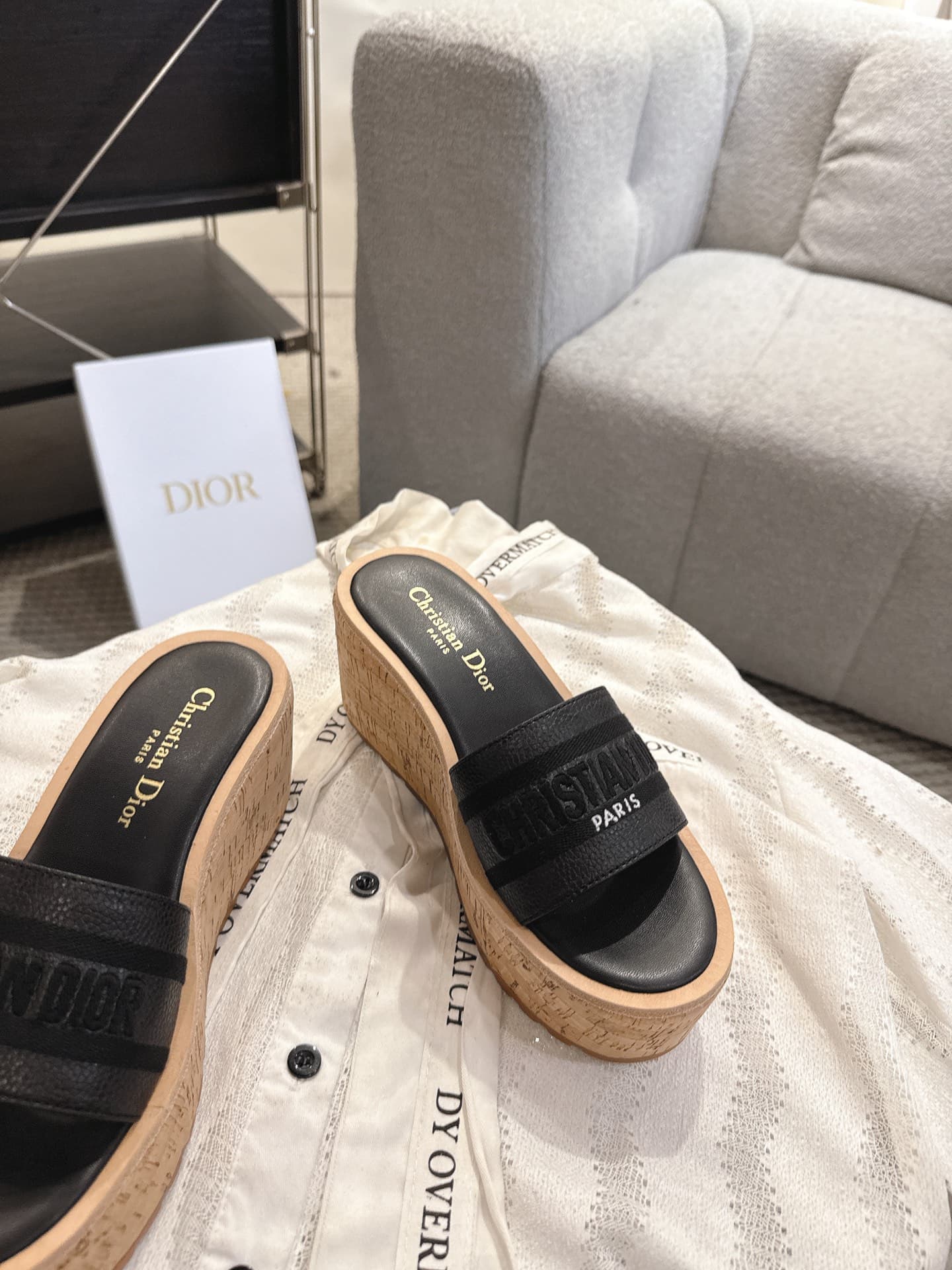 D5978 Dior Dior 2025 – New spring/summer model. Dway jelly-colored platform shoes with a CD logo embroidered on the upper, thick heel, round toe, and mixed-color toe-hiding slippers — image 5