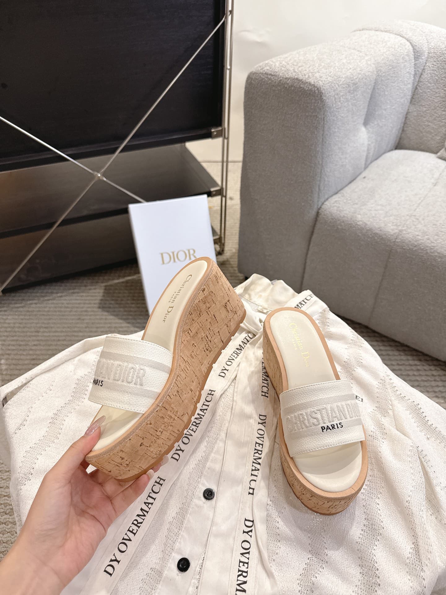 D5979 Dior Dior 2025 – New spring/summer shoes with jelly-colored heeled design. Features a CD logo embroidered in three-dimensional style, thick soles, round toe, and multi-color design. It’s a comfortable slipper. — image 2