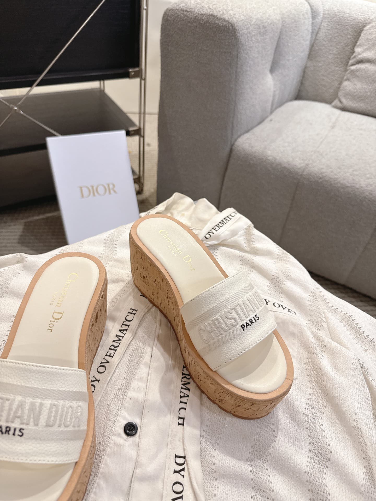 D5979 Dior Dior 2025 – New spring/summer shoes with jelly-colored heeled design. Features a CD logo embroidered in three-dimensional style, thick soles, round toe, and multi-color design. It’s a comfortable slipper. — image 7