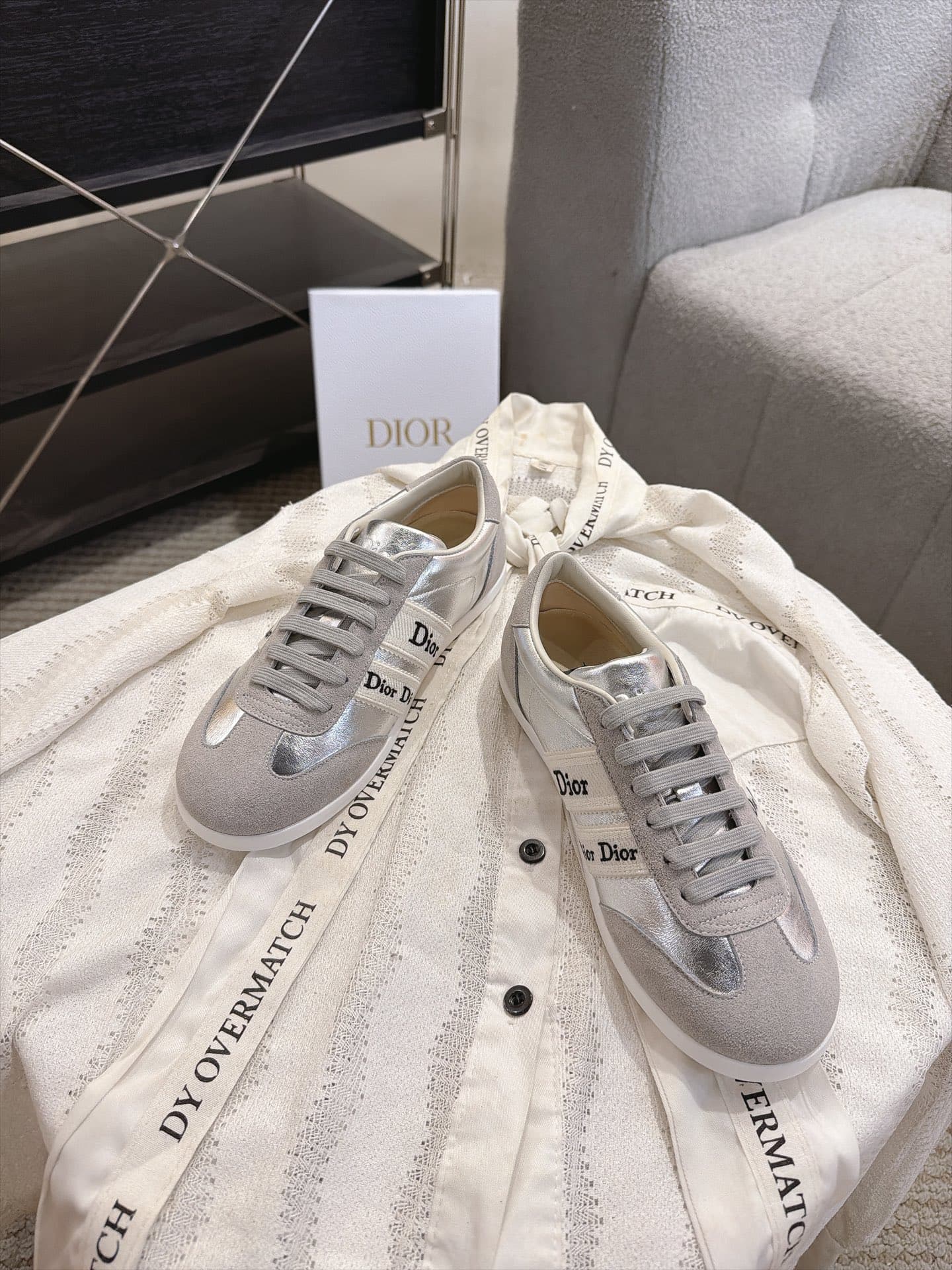 D5870 Vintage/retro Dior Ribbon lace embroidered sneakers, retro Dutch-style shoes — image 3