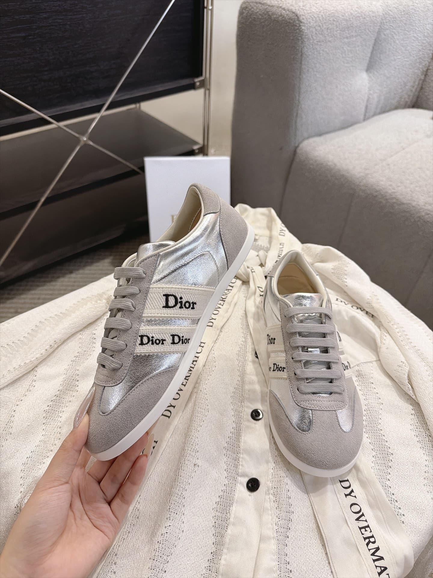 D5870 Vintage/retro Dior Ribbon lace embroidered sneakers, retro Dutch-style shoes — image 4