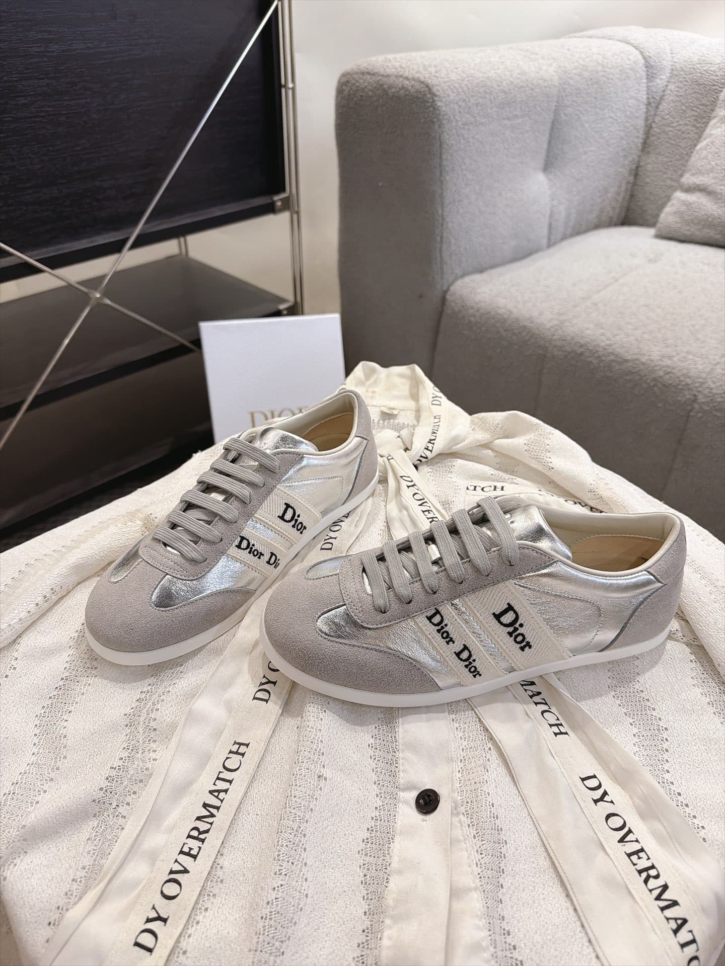D5870 Vintage/retro Dior Ribbon lace embroidered sneakers, retro Dutch-style shoes — image 2