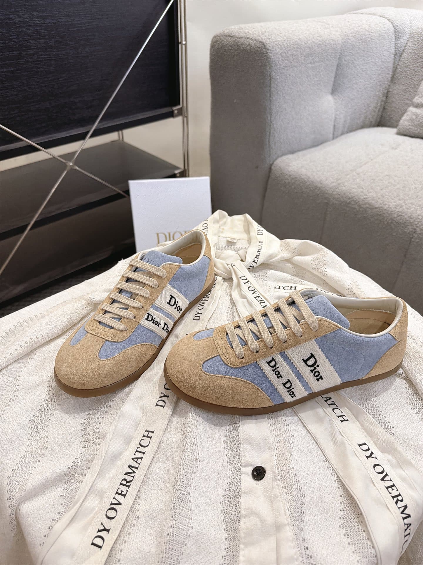 D5868 Vintage/retro Dior Ribbon lace embroidered sneakers, retro Schuhe — image 4