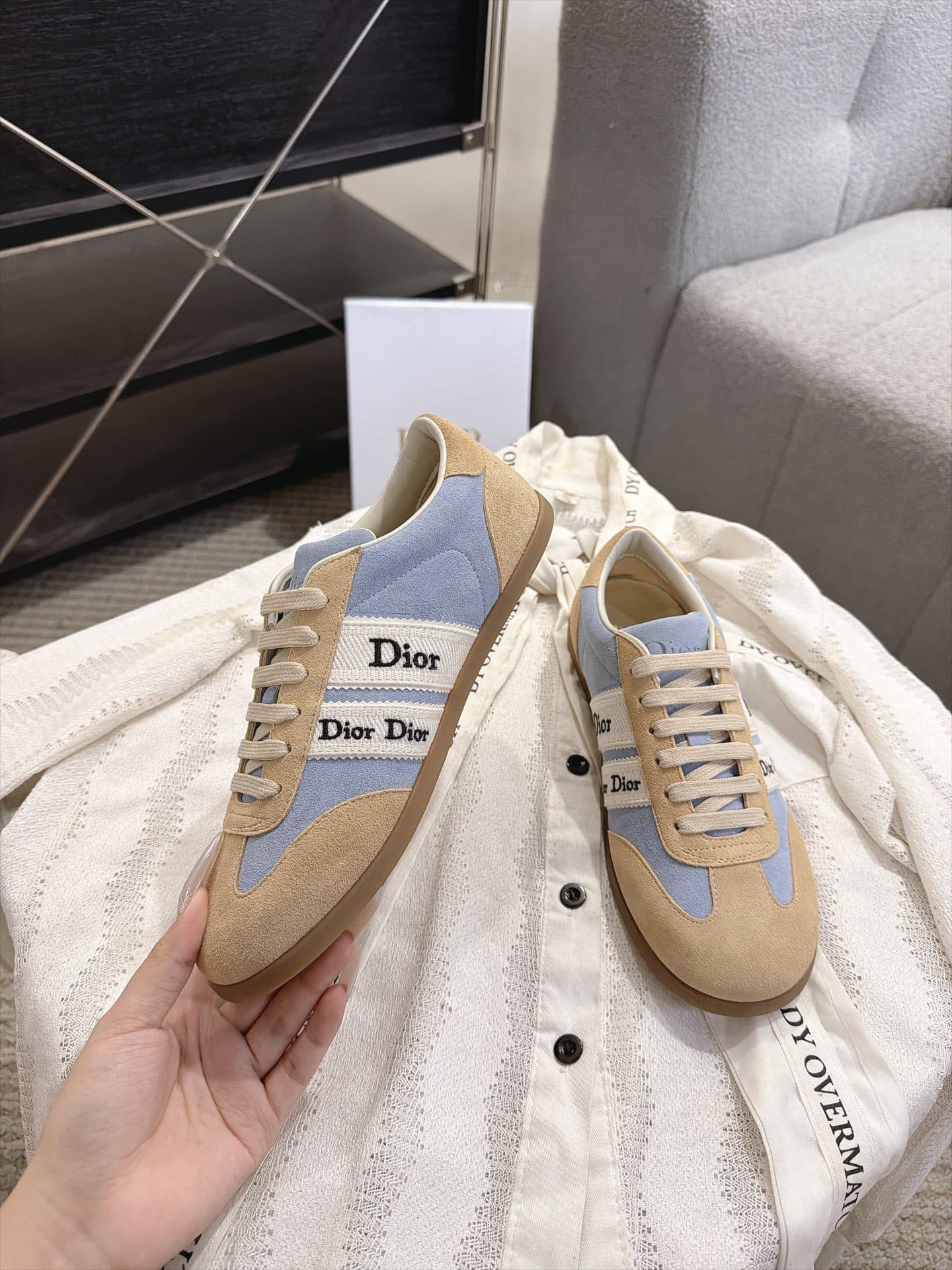 D5868 Vintage/retro Dior Ribbon lace embroidered sneakers, retro Schuhe — image 3