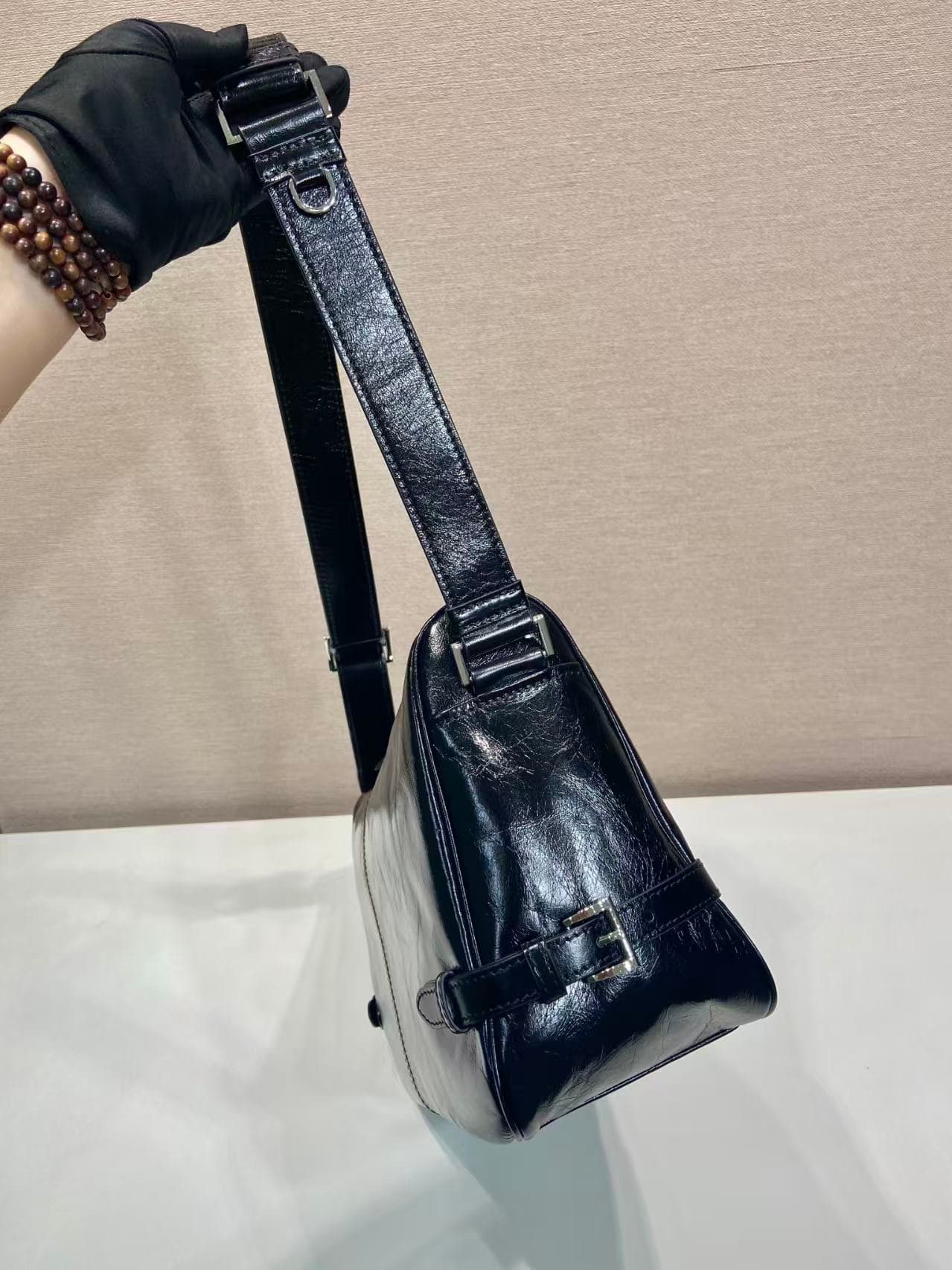 C6953 🎉 New oil-wax leather product🎉 2VH187 postman bag🎉🎉 — image 5