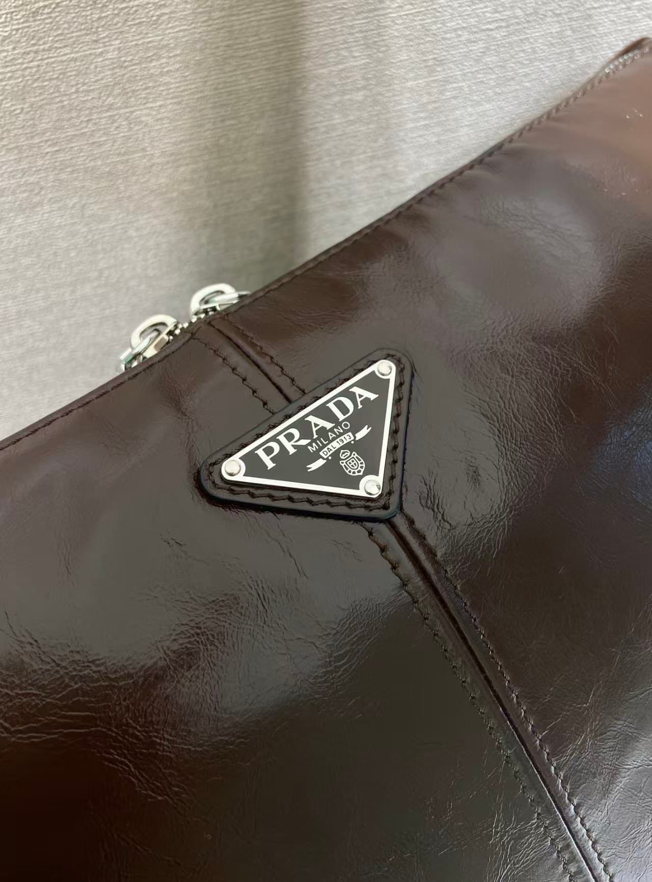 C6956 🎉 New oil-wax leather product🎉 2VH187 postman bag🎉🎉 — image 7