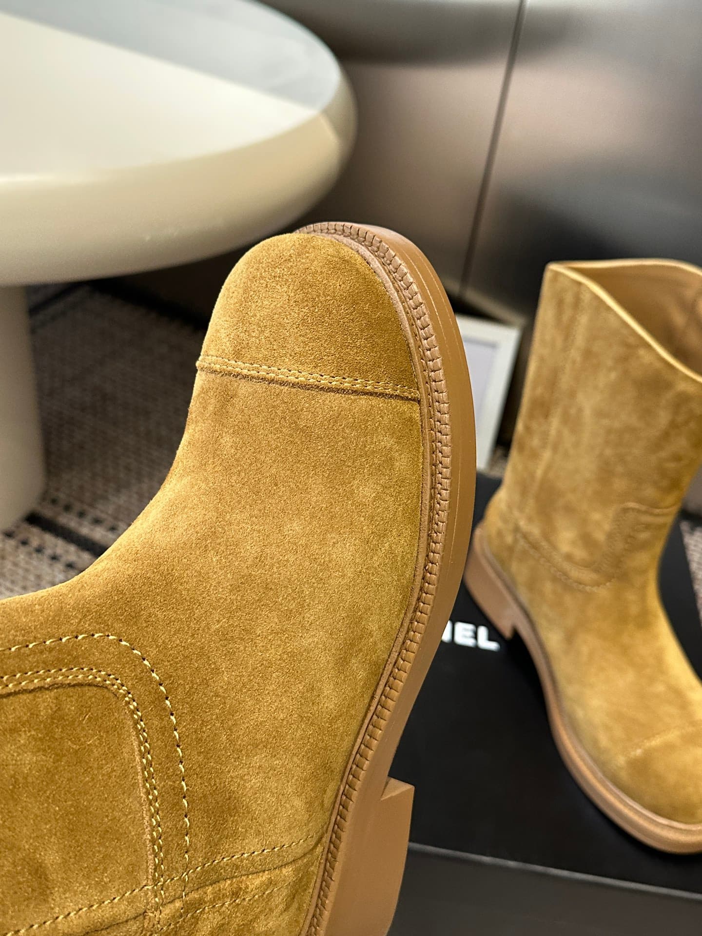 D8767 Chanel 26ss Fall/Winter New Cavalry Boots: These Cavalry Boots are truly stylish and fashionable. They are simple yet elegant, with a sophisticated and impressive aesthetic. There’s a stunning beauty to them; the heels and soles both contribute to i — image 6