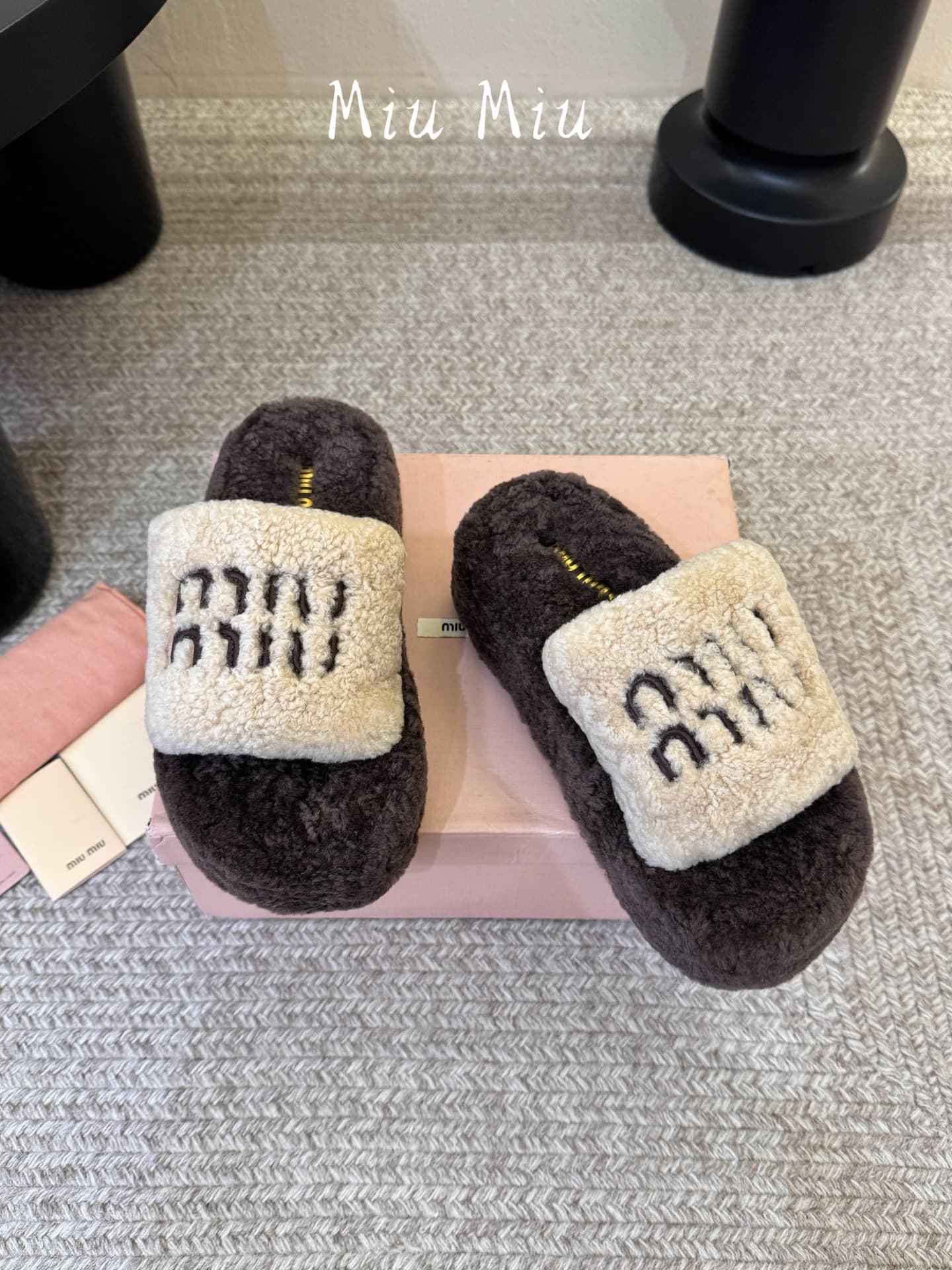 D10586 Miu Miu, Miu Miu – now available on the official online stores of various global importers. — image 3