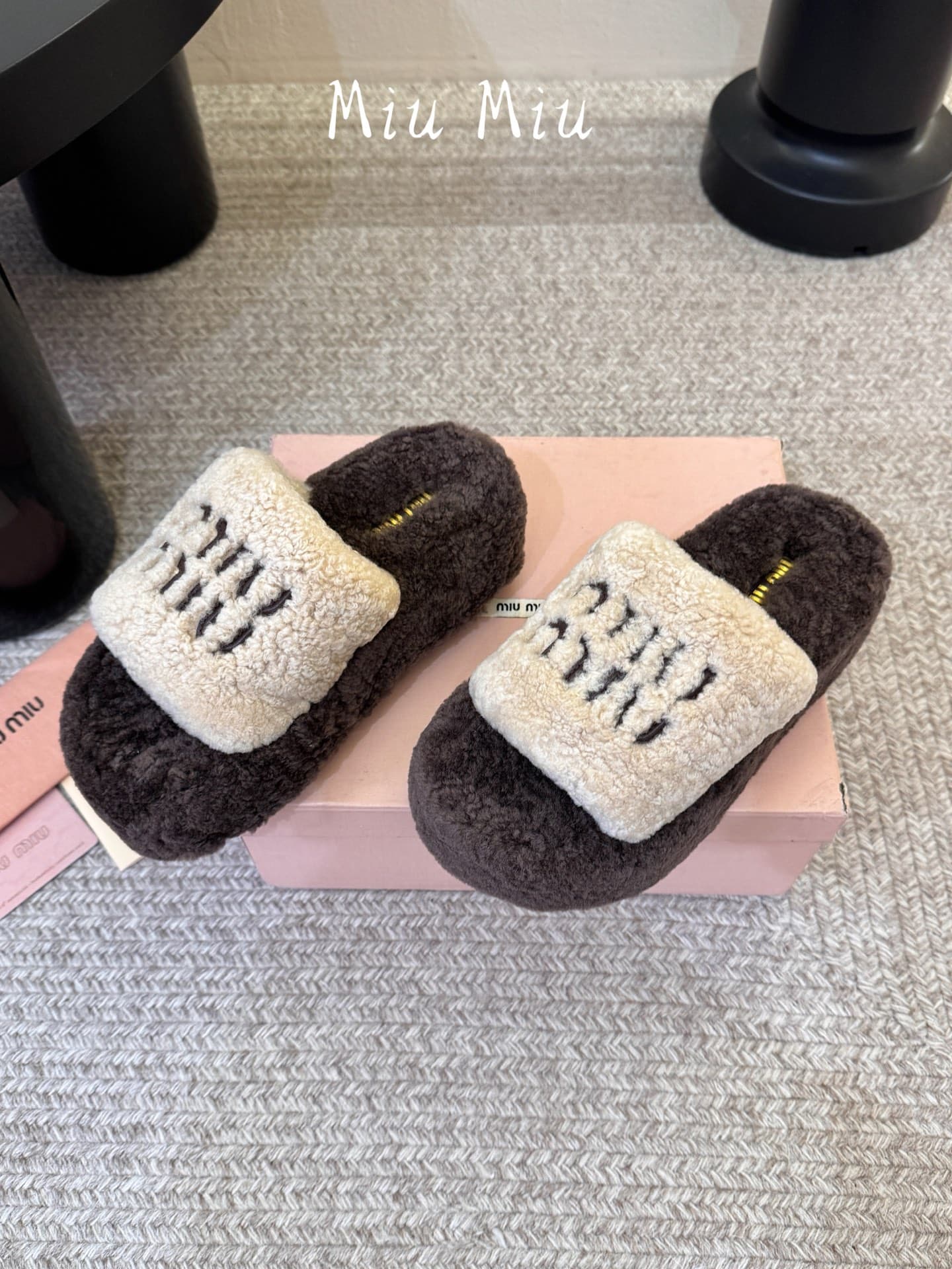D10586 Miu Miu, Miu Miu – now available on the official online stores of various global importers. — image 4
