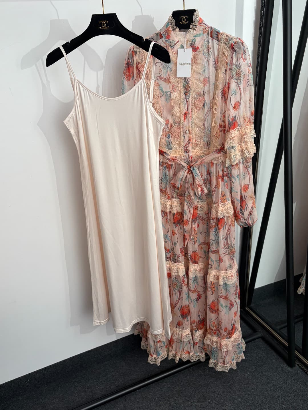 C18290 Style code: 20264730 Zimmermann* New model – French-style elegant floral print, lace and ruching on the waist, long skirt with straps for the inner layer. Colors: pink, black. S-XL sizes. [Size M: Chest circumference 88, skirt length 94; shoulder w — image 5