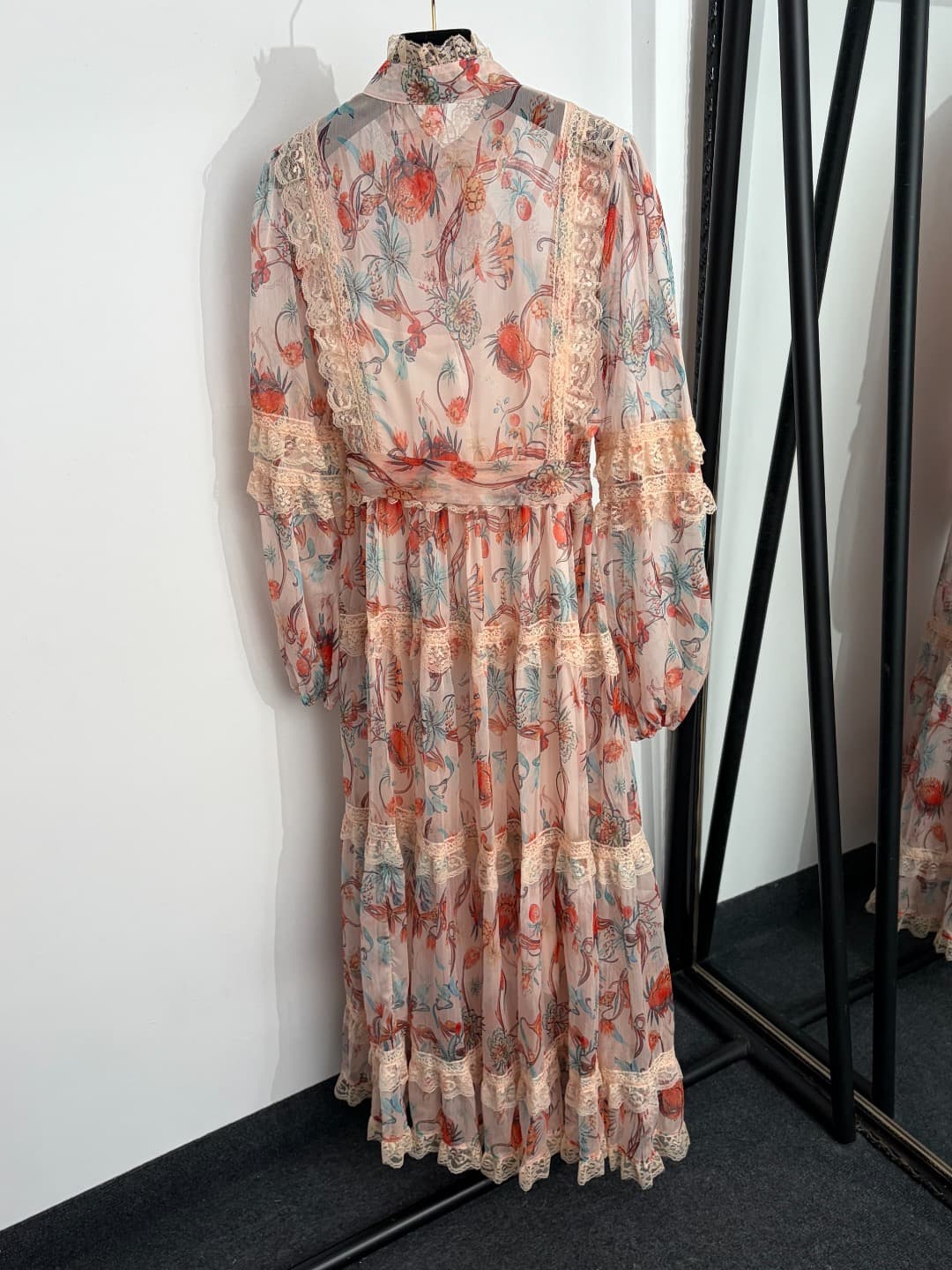 C18290 Style code: 20264730 Zimmermann* New model – French-style elegant floral print, lace and ruching on the waist, long skirt with straps for the inner layer. Colors: pink, black. S-XL sizes. [Size M: Chest circumference 88, skirt length 94; shoulder w — image 6