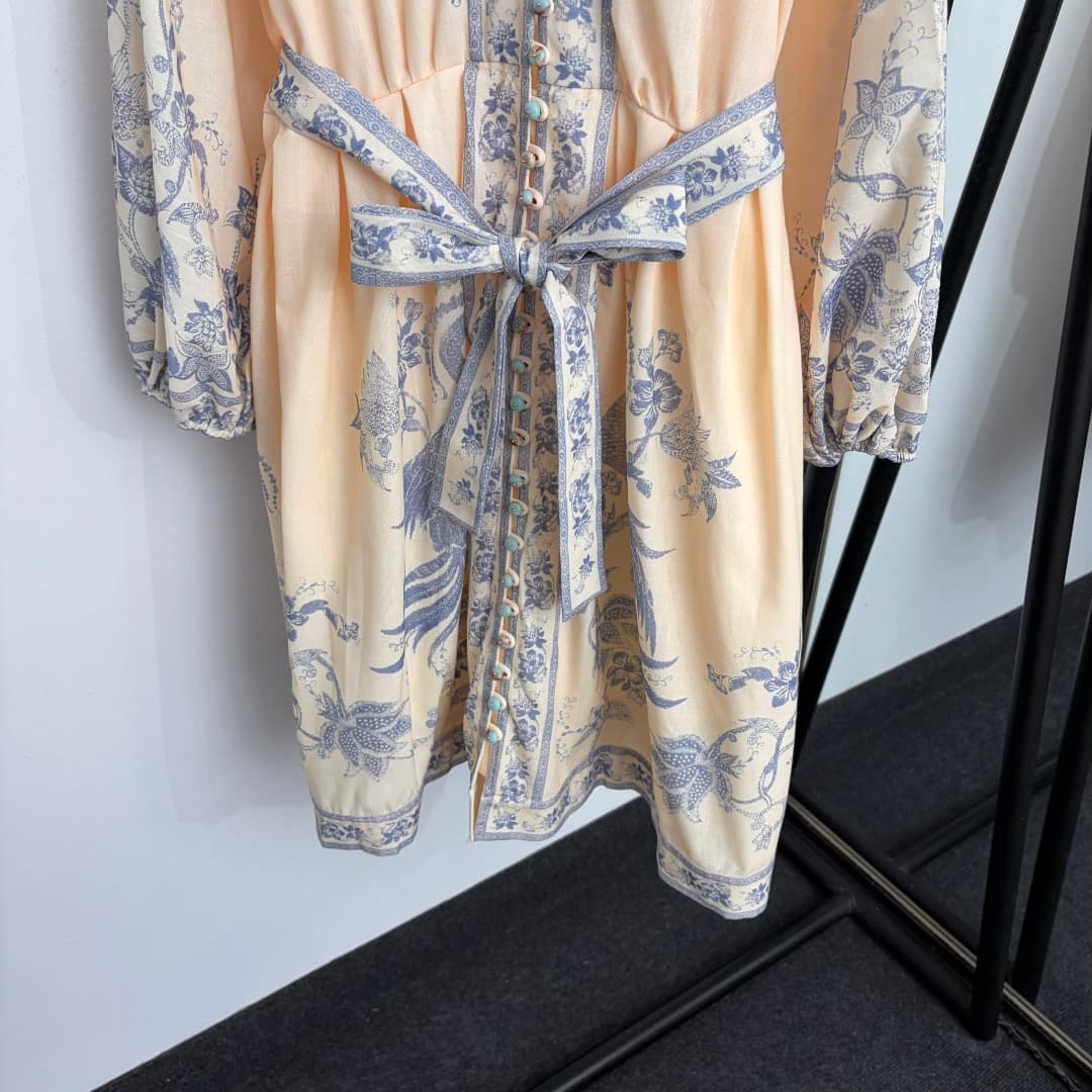 C18270 Style number 20265113 Zimmermann* New model: Peacock flower print, vacation-style V-neck, belted mid-length sleeves dress. Color: beige. S-XL sizes. [L size: Chest circumference 96, waist circumference 86, sleeve length 59, overall length 92; Weigh — image 3