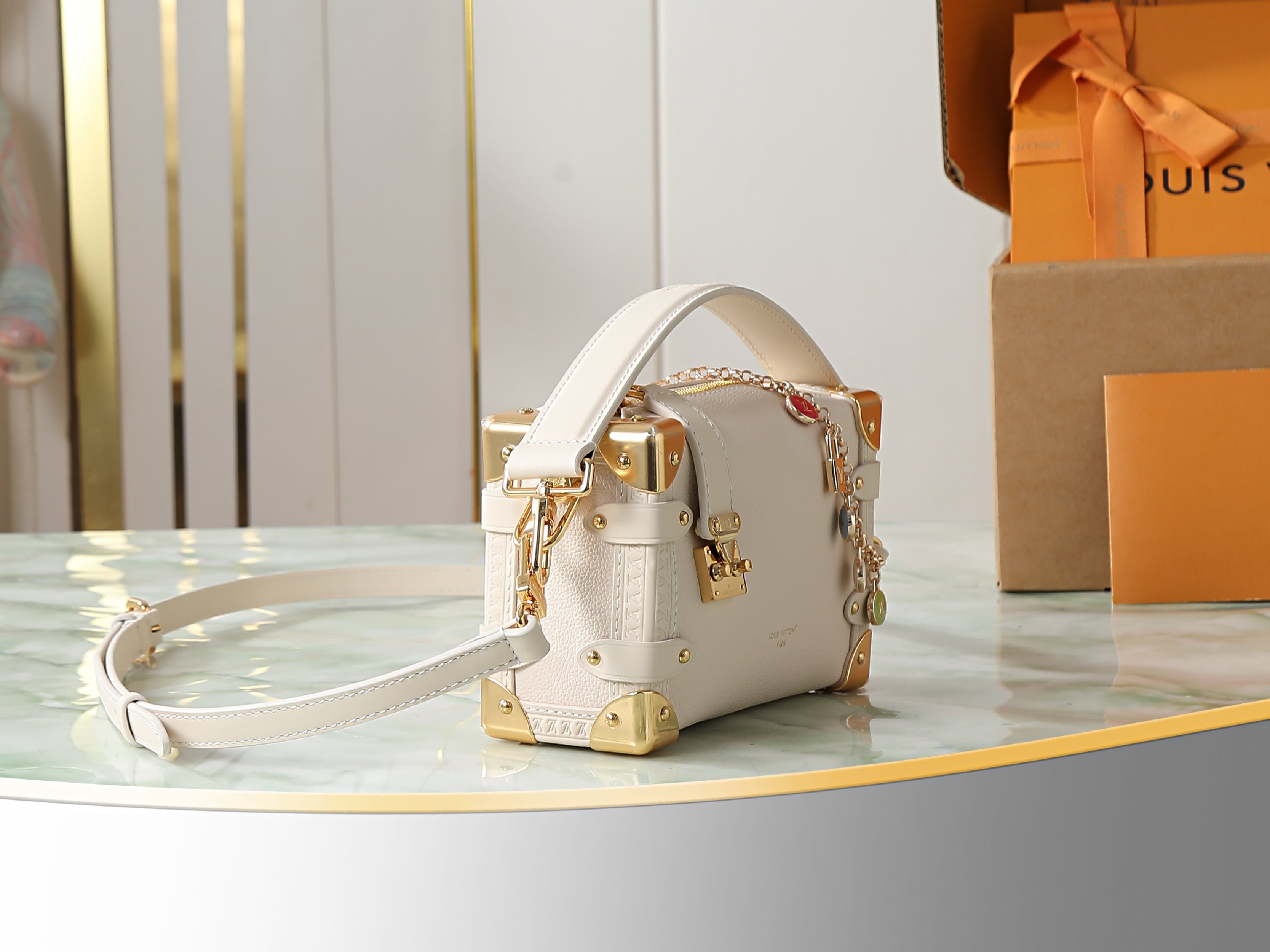 C5189 [Top-quality original items, exclusive real photos] M27438 Beige color; M23817 chain-shaped full-leather soft case; SIDE TRUNK small-sized handbag. This SIDE TRUNK small-handbag belongs to the LV Confett series. It features a compact shape made of l — image 2