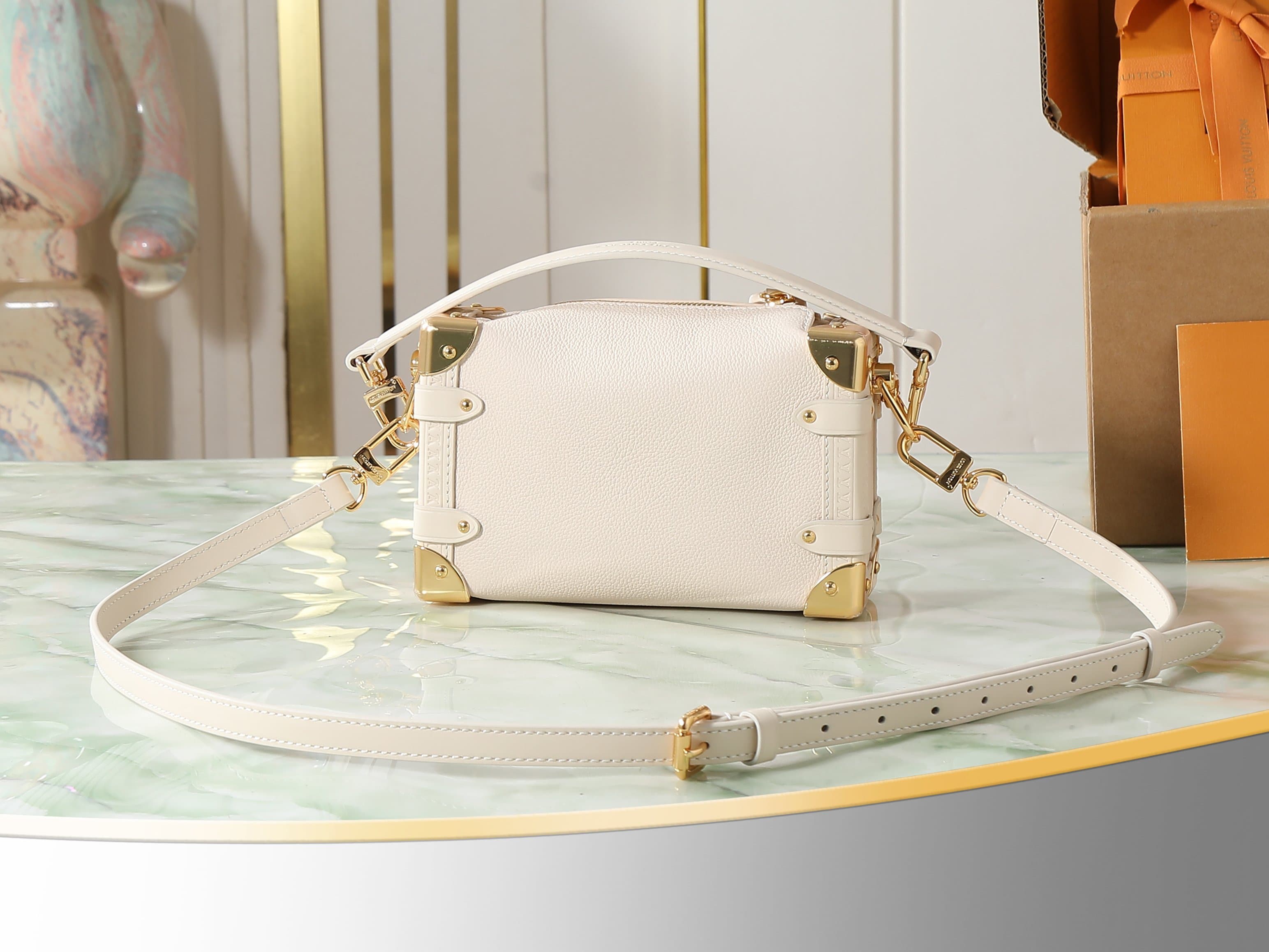 C5189 [Top-quality original items, exclusive real photos] M27438 Beige color; M23817 chain-shaped full-leather soft case; SIDE TRUNK small-sized handbag. This SIDE TRUNK small-handbag belongs to the LV Confett series. It features a compact shape made of l — image 3