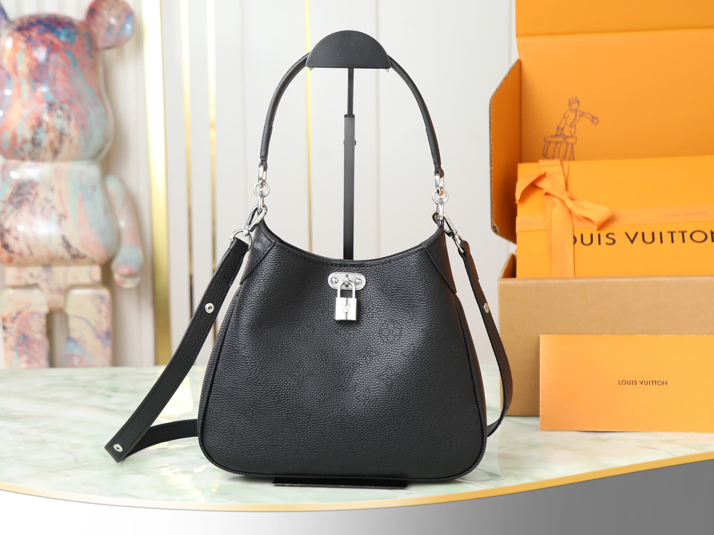 C5184 [Top-quality original items, exclusive real photos] M28306 Black M27459 Full-leather perforated crossbody bag, All Around small size handbag m27336 gray-brown m28306 black m27459 beige / perforated This All Around small-size handbag belongs to the M — image 1