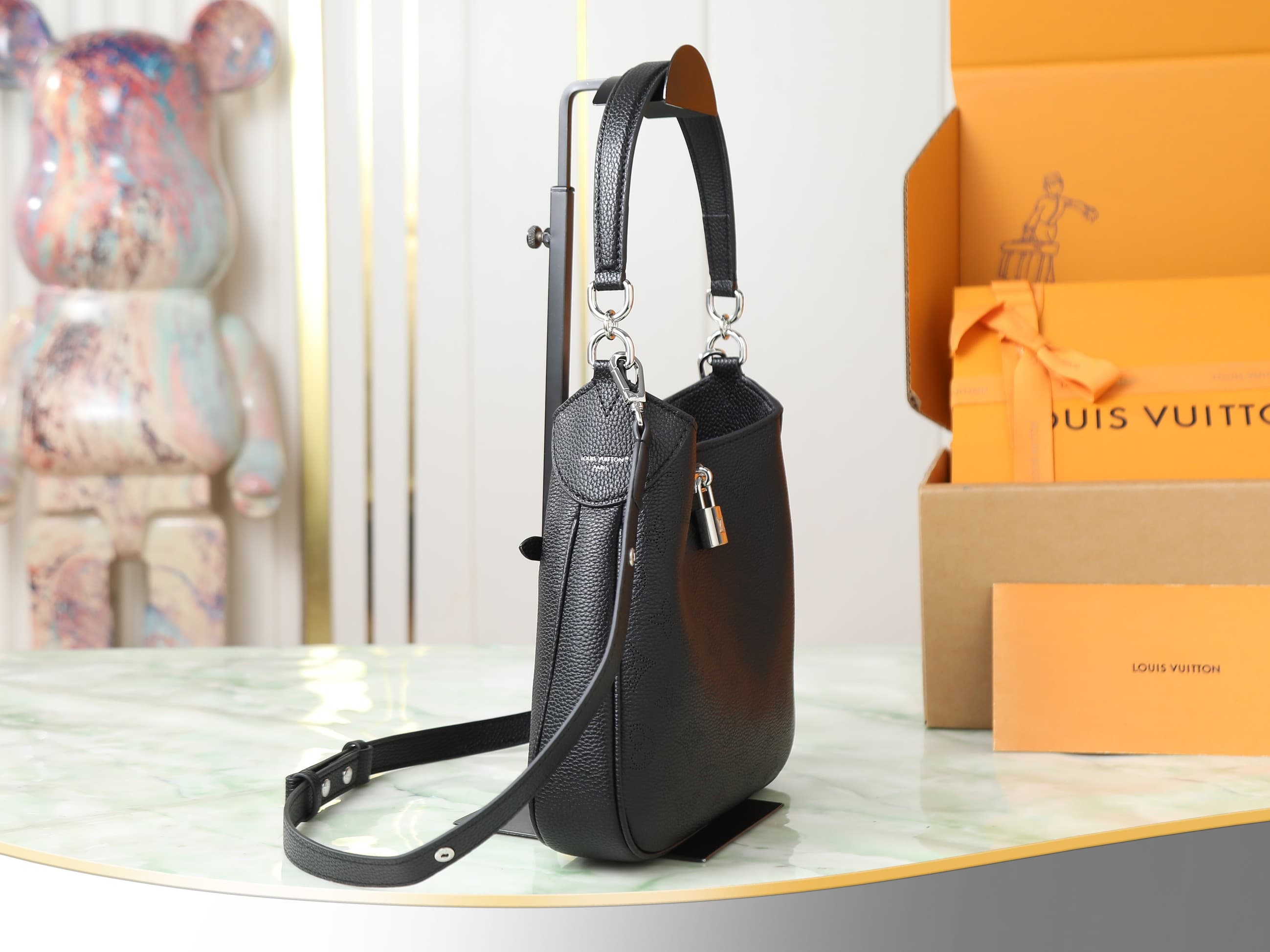 C5184 [Top-quality original items, exclusive real photos] M28306 Black M27459 Full-leather perforated crossbody bag, All Around small size handbag m27336 gray-brown m28306 black m27459 beige / perforated This All Around small-size handbag belongs to the M — image 2