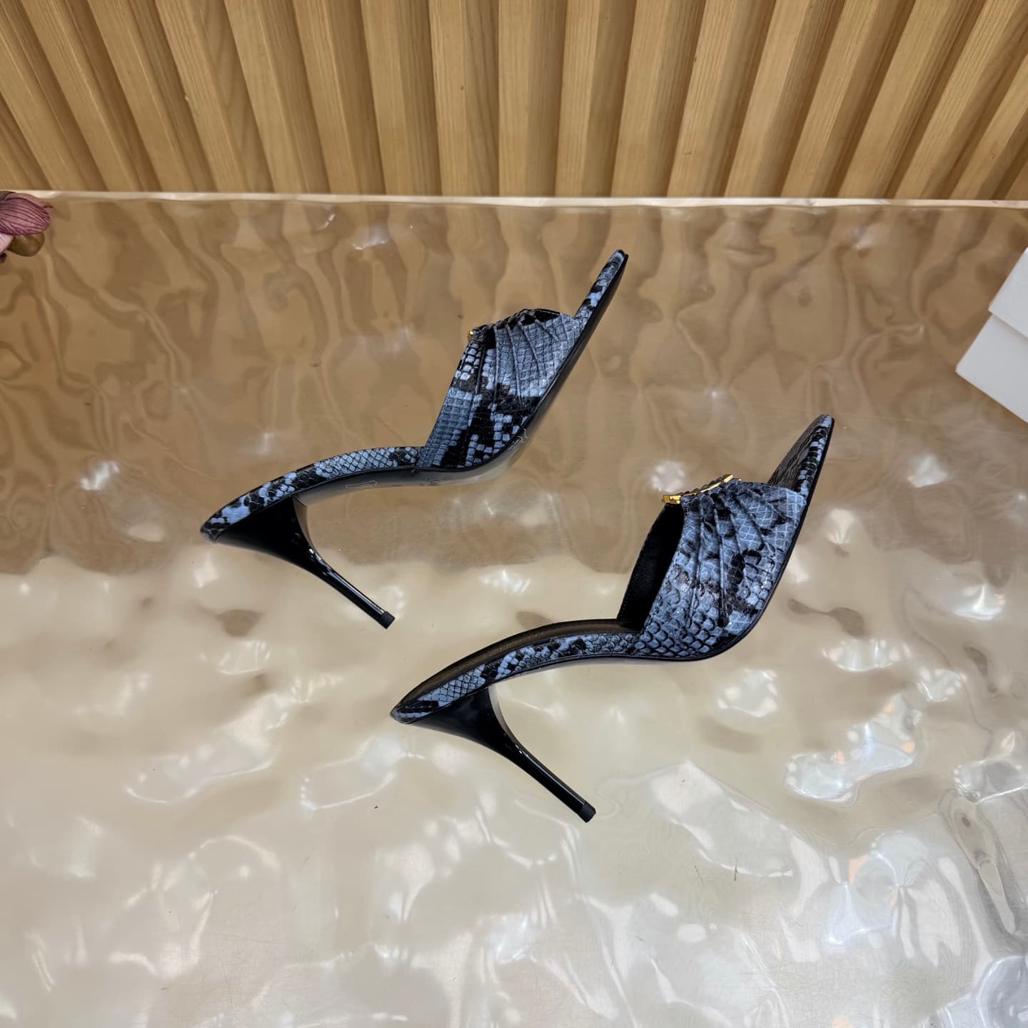 D12331 2026 Spring/Summer new model YSL 🖤 Saint Laurent / Saint Laurent YSL slippers – an absolutely amazing and popular pair of slippers! — image 7
