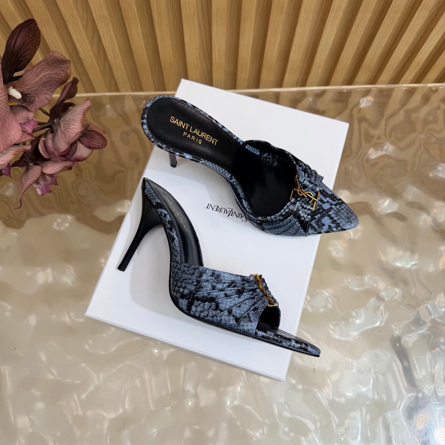 D12331 2026 Spring/Summer new model YSL 🖤 Saint Laurent / Saint Laurent YSL slippers – an absolutely amazing and popular pair of slippers! — image 2