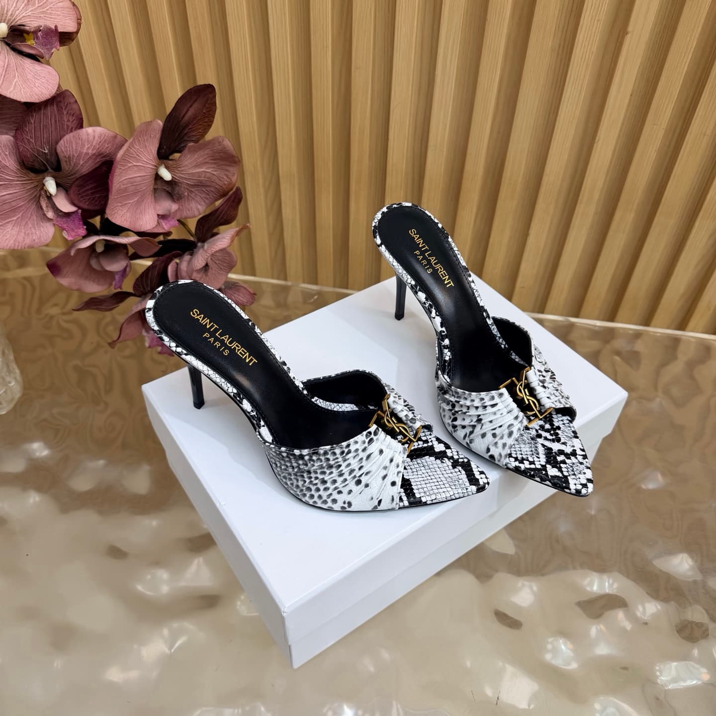 D12330 2026 Spring/Summer New Model YSL 🖤 Saint Laurent / Saint Laurent YSL slippers – an absolutely amazing and popular pair of slippers! — image 3