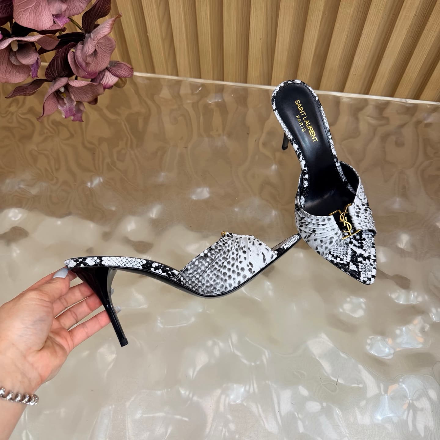 D12330 2026 Spring/Summer New Model YSL 🖤 Saint Laurent / Saint Laurent YSL slippers – an absolutely amazing and popular pair of slippers! — image 8