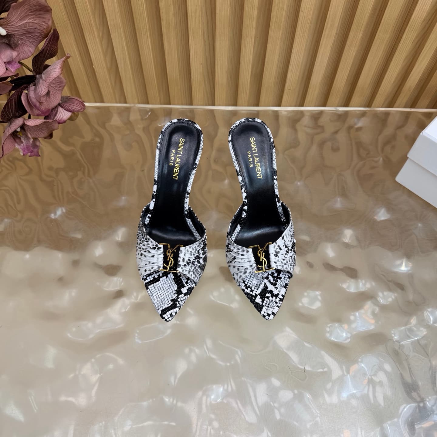 D12330 2026 Spring/Summer New Model YSL 🖤 Saint Laurent / Saint Laurent YSL slippers – an absolutely amazing and popular pair of slippers! — image 4