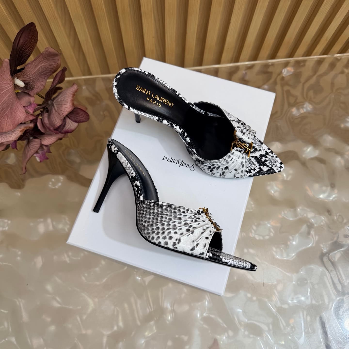 D12330 2026 Spring/Summer New Model YSL 🖤 Saint Laurent / Saint Laurent YSL slippers – an absolutely amazing and popular pair of slippers! — image 2